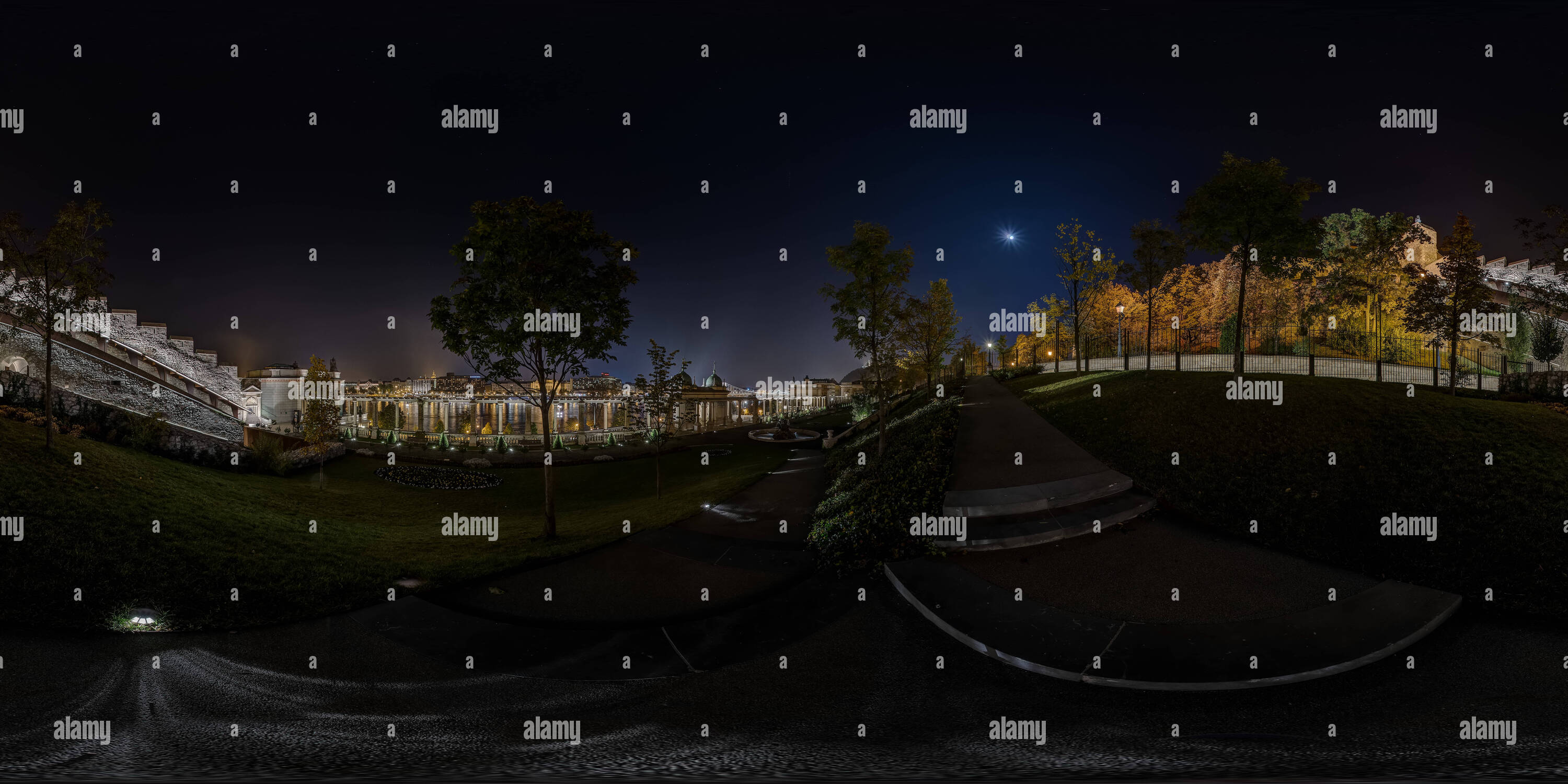 360 Grad Panorama Ansicht von Schloss Basar Gruppe 64 253 267 15 Bilder 0 1 2 Innenraum 01 0 N