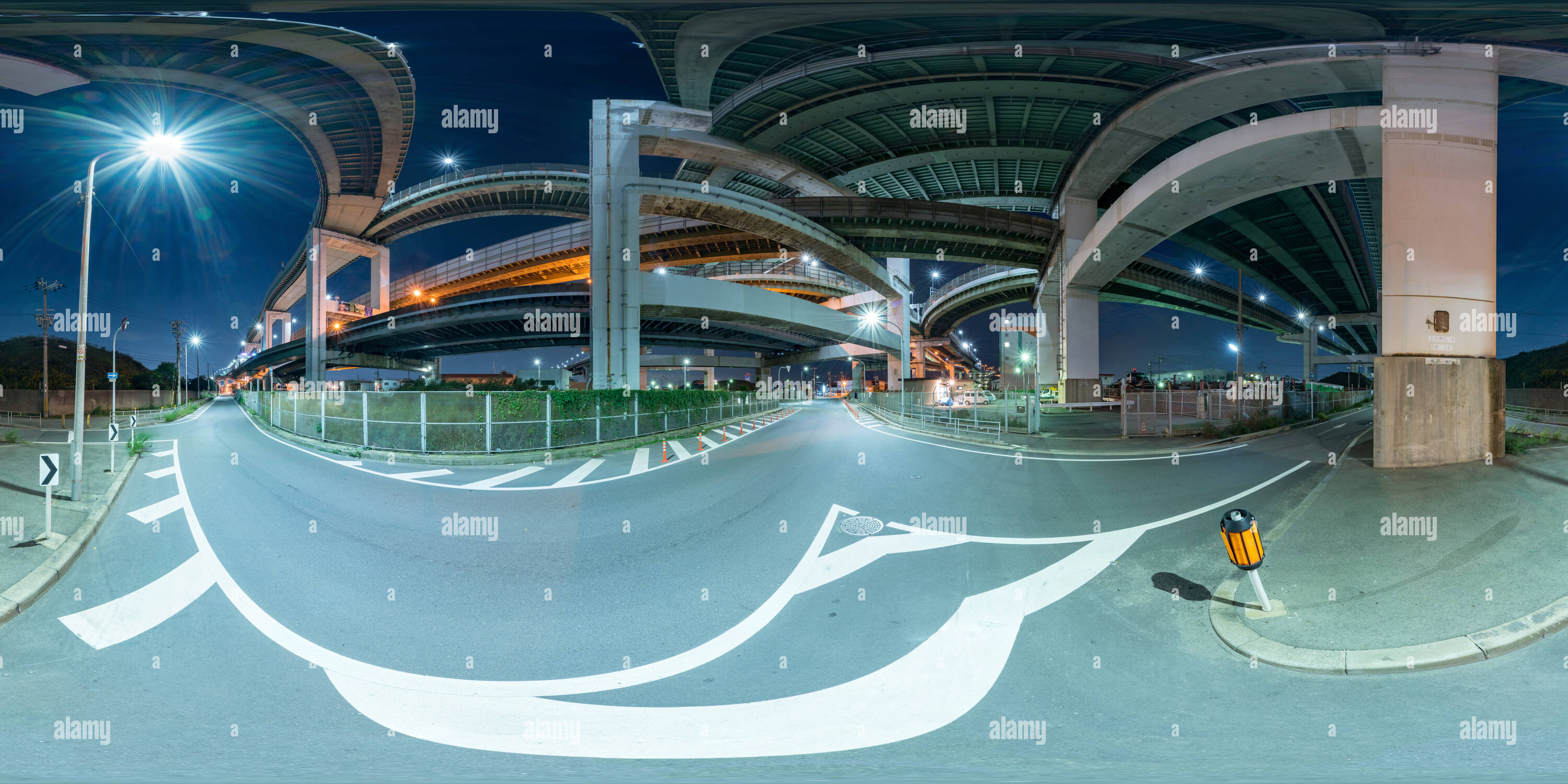 360 Grad Panorama Ansicht von Hokko Kreuzung der Hanshin Expressway in Osaka, Japan, 01.