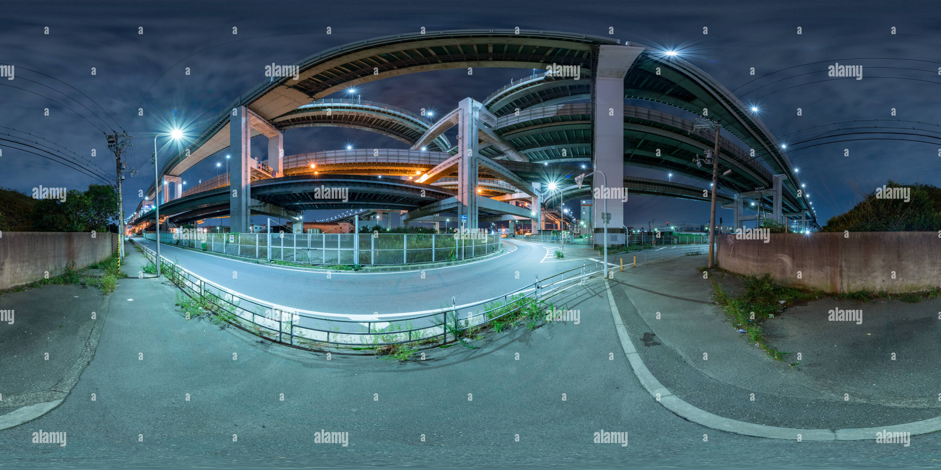 360 Grad Panorama Ansicht von Hokko Kreuzung der Hanshin Expressway in Osaka, Japan, 02.