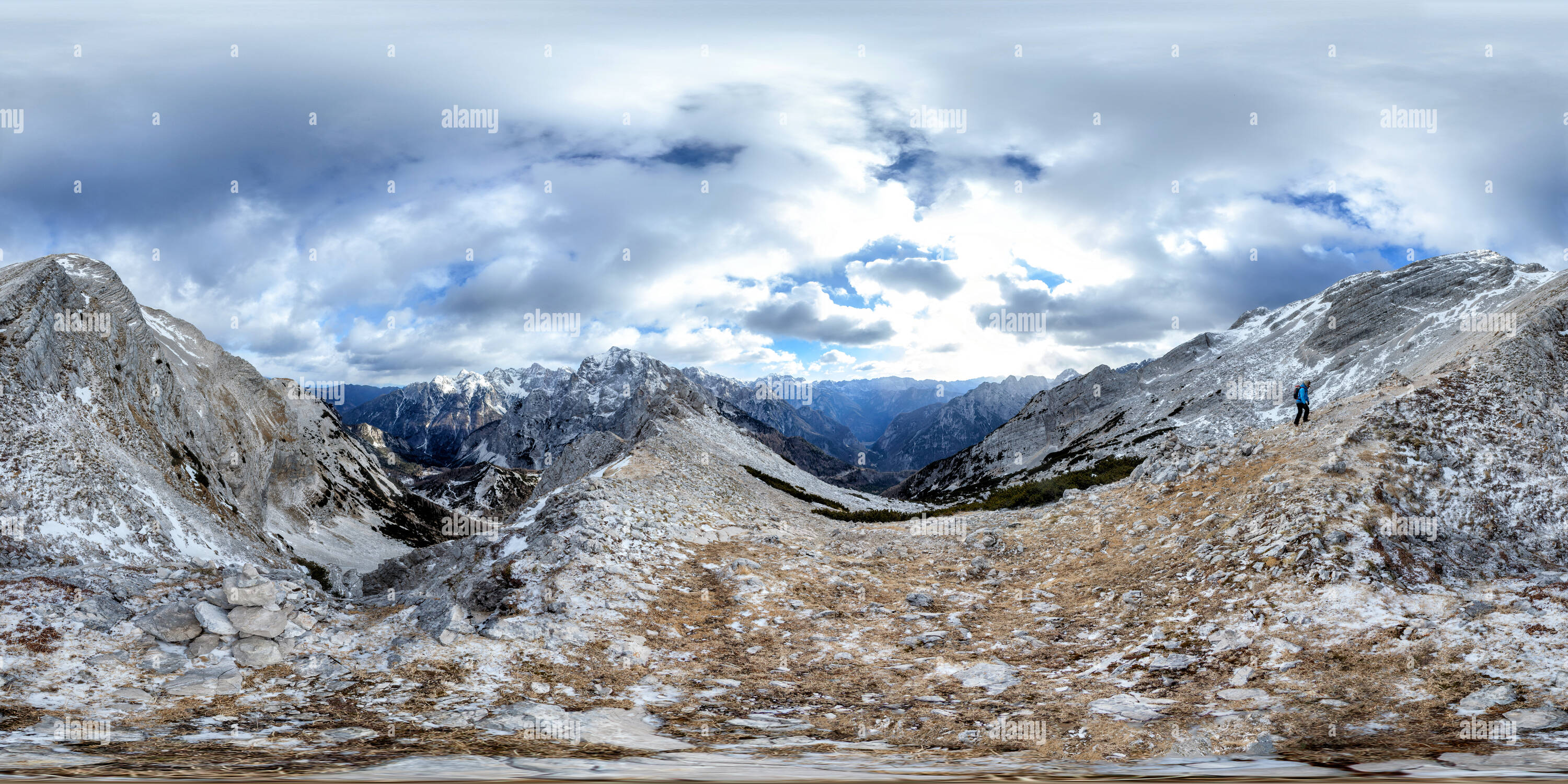 360 Grad Panorama Ansicht von Mit Blick auf den Vrsic Pass