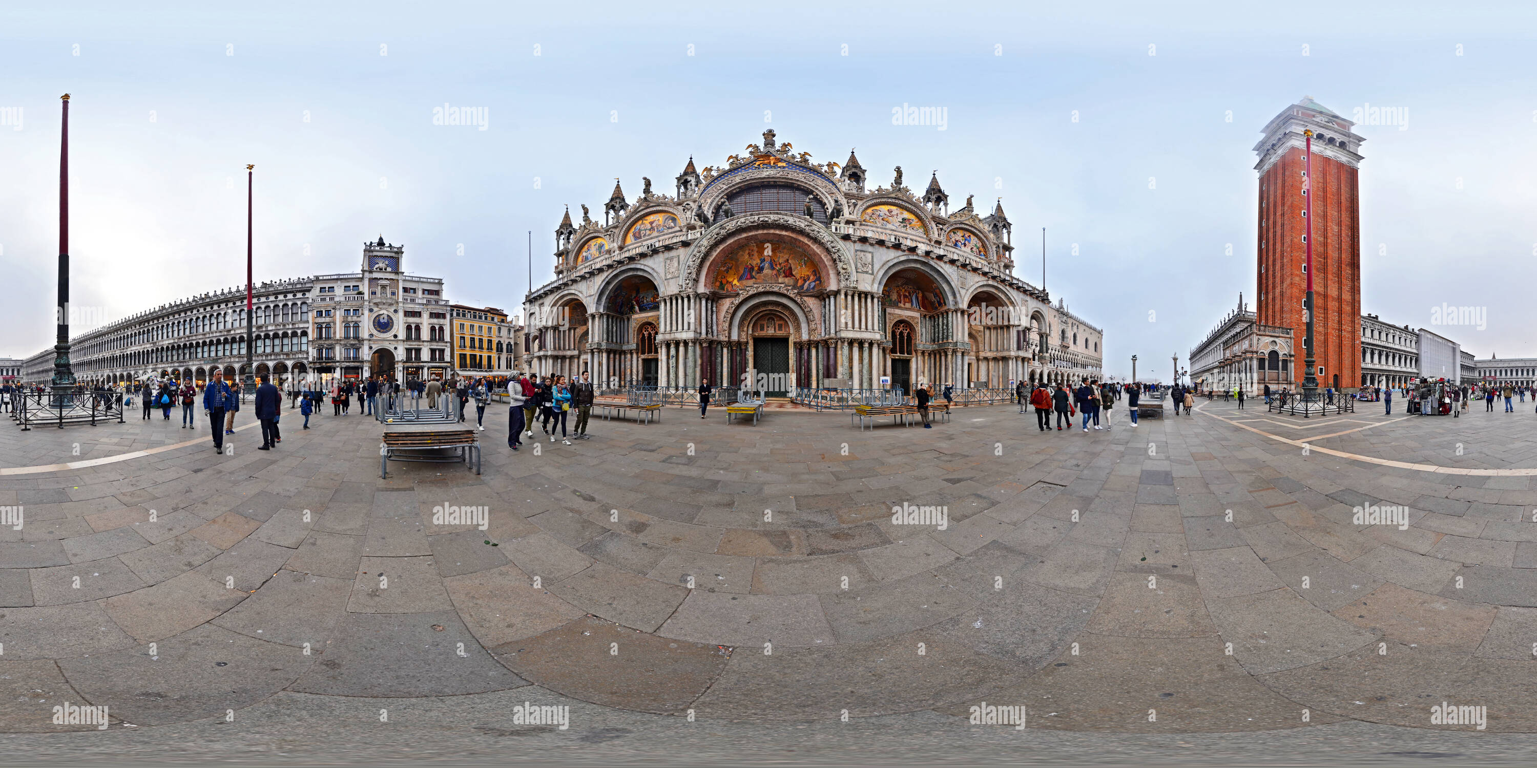 360 Grad Panorama Ansicht von Piazza San Marco - vor der Basilika und Campanile