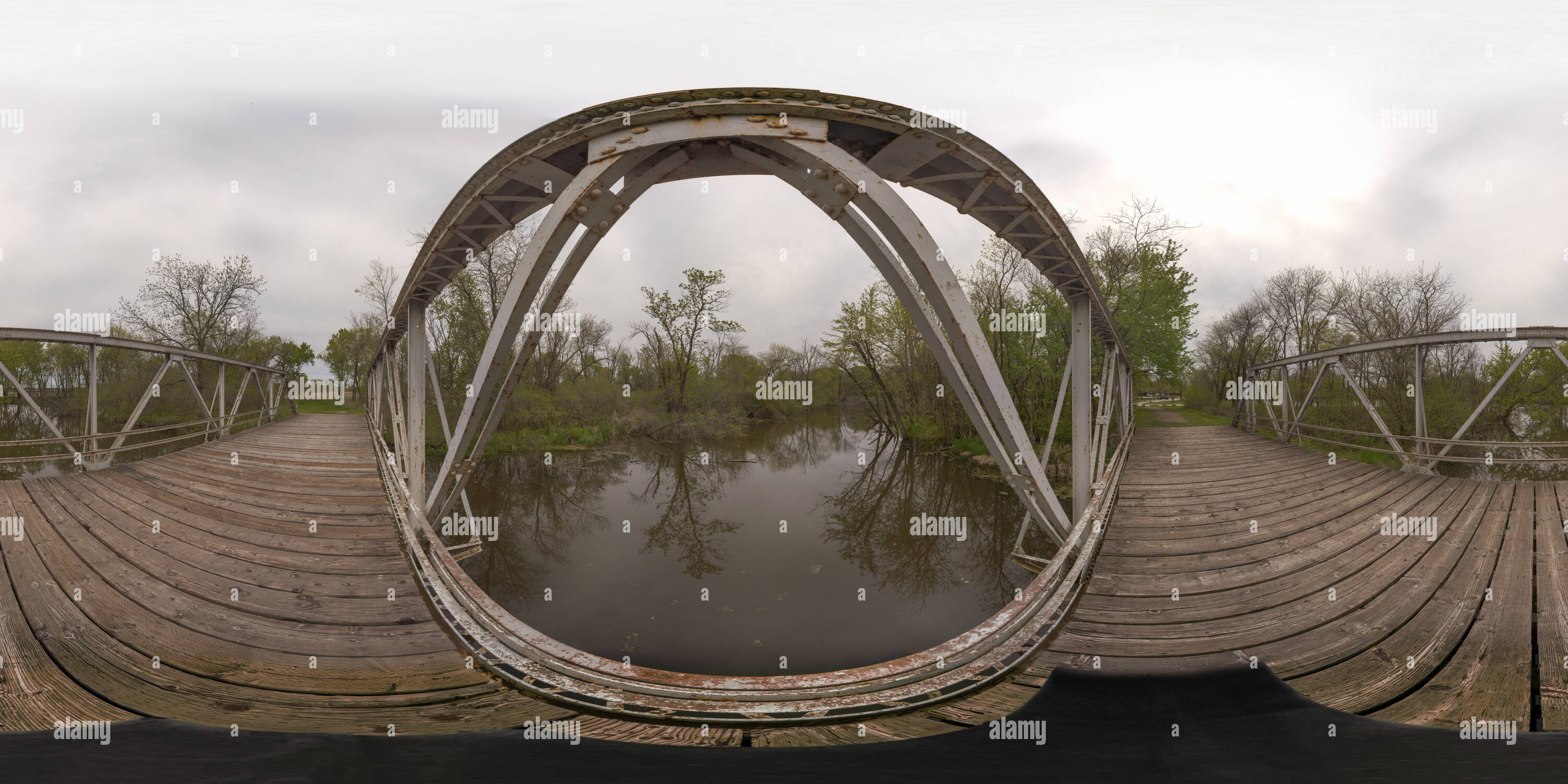 360 Grad Panorama Ansicht von Chichaqua Bottoms Park River Bridge. Bondurant, Iowa