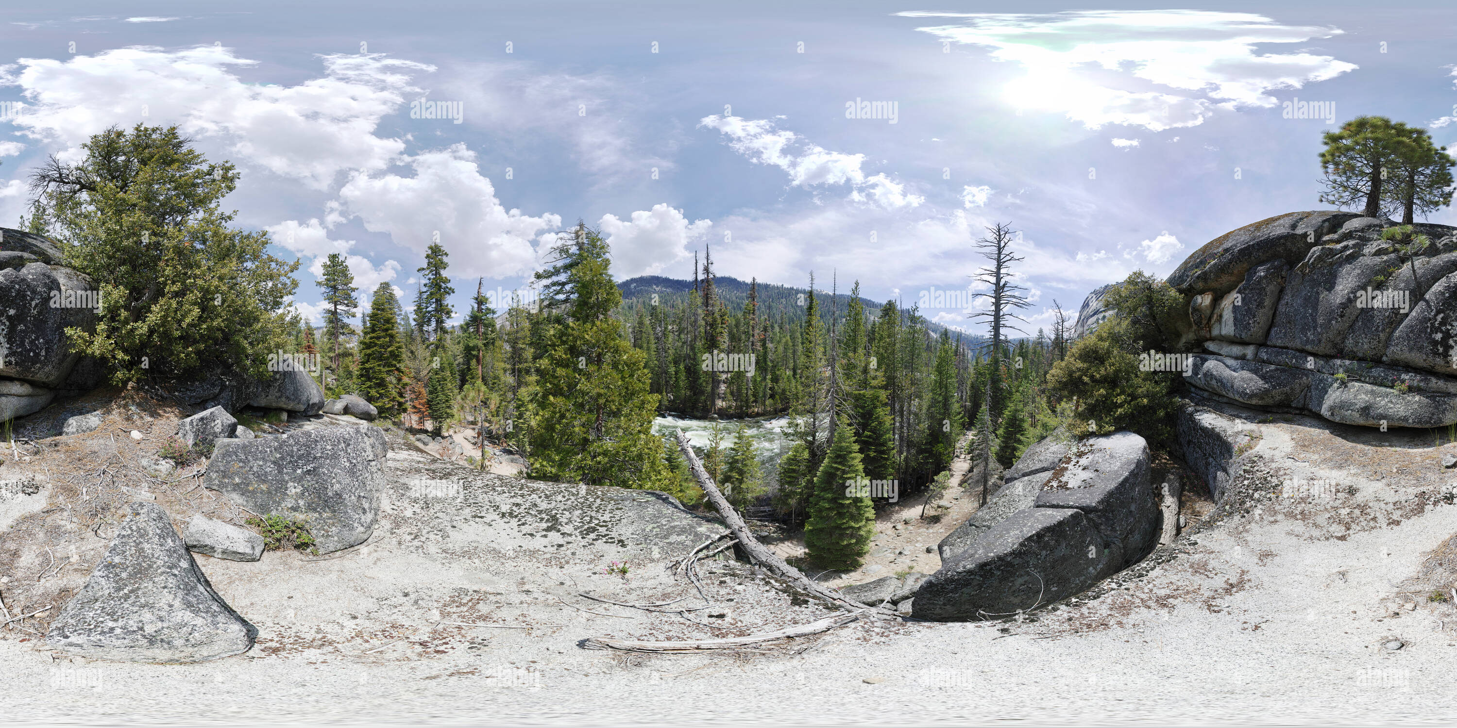 360 Grad Panorama Ansicht von Wenig Yosemite Valley