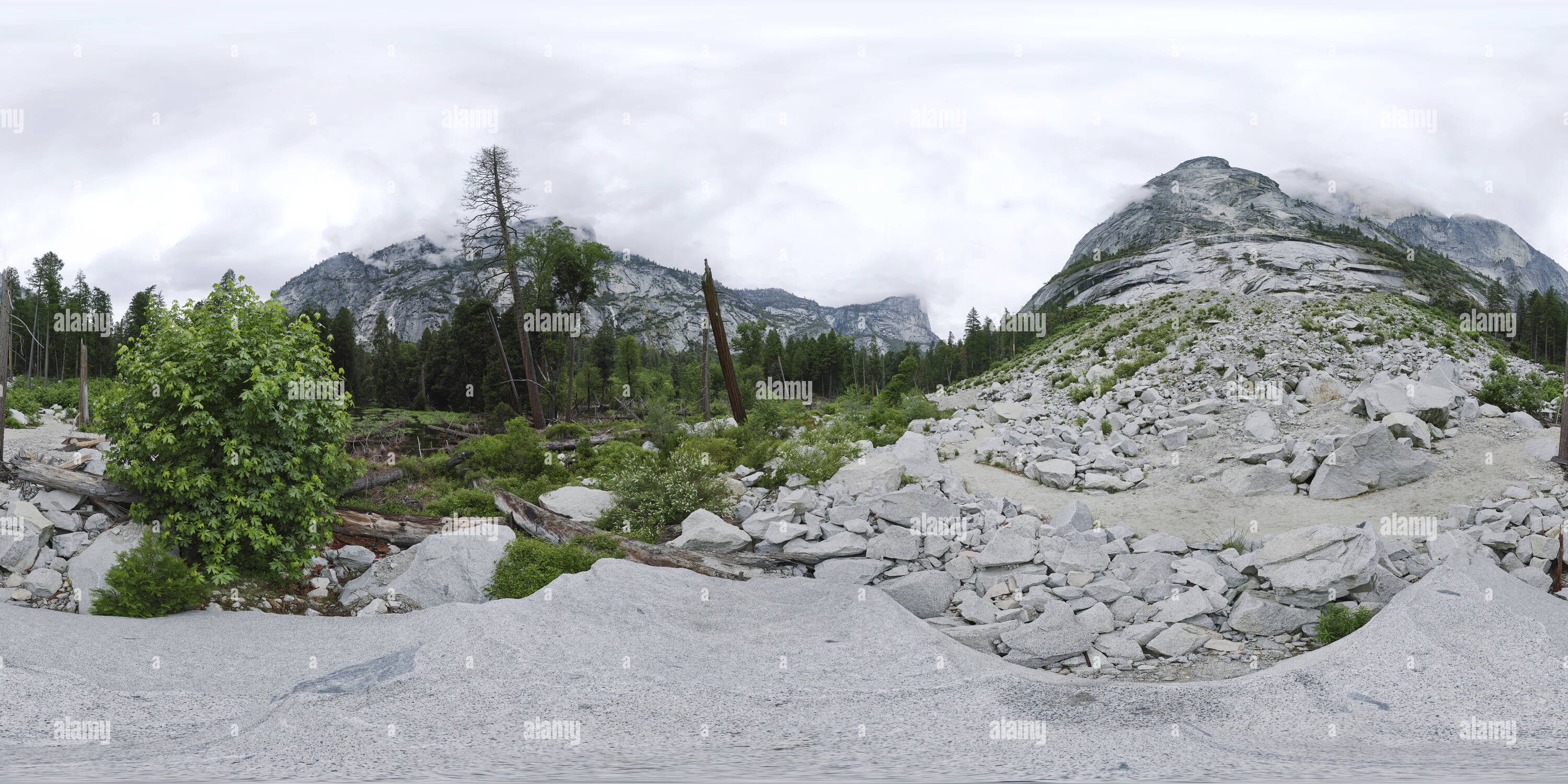 360 Grad Panorama Ansicht von Unterhalb des Half Dome