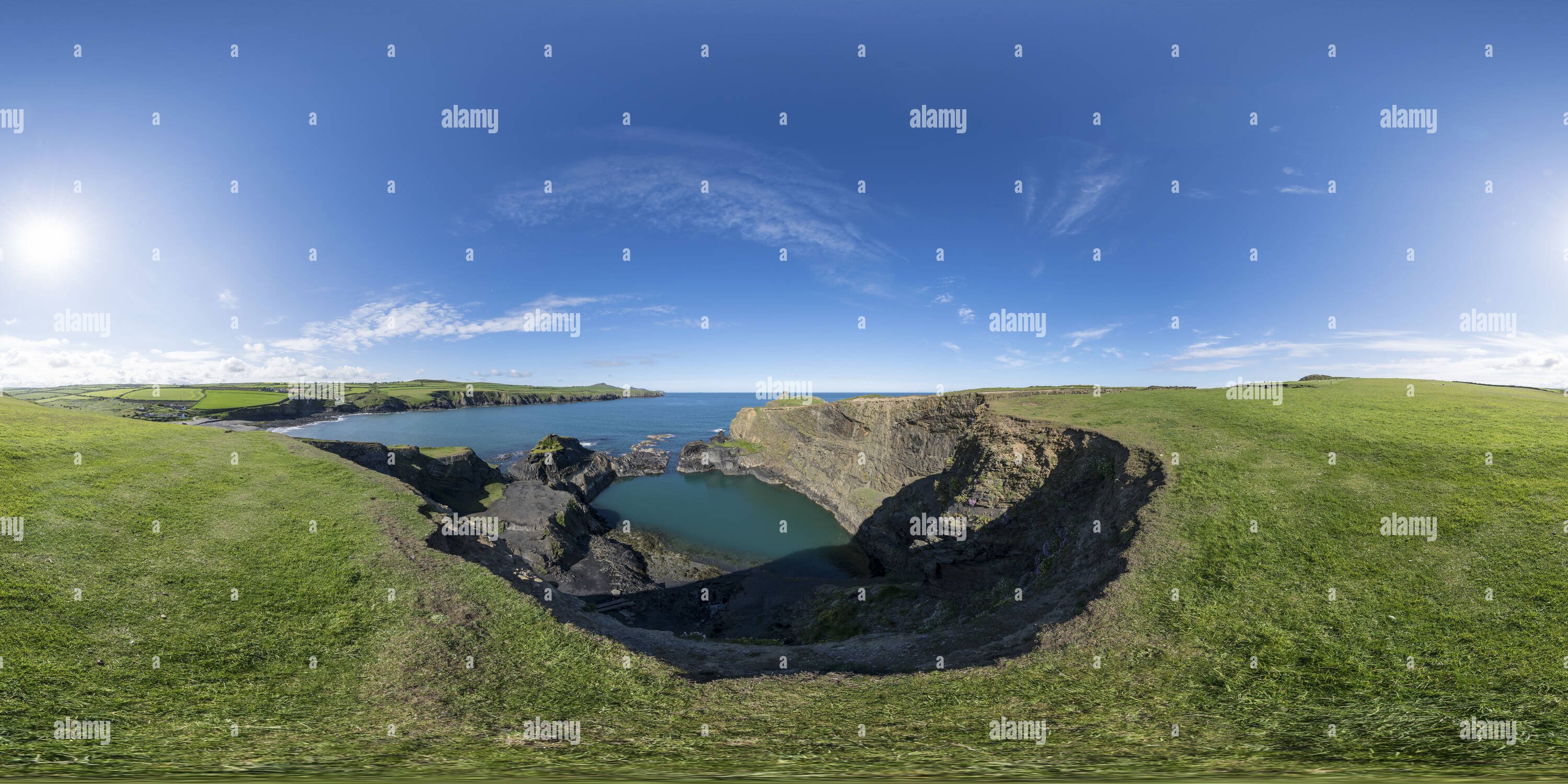 360 Grad Panorama Ansicht von Blick über die Blaue Lagune, Abereiddy, Pembrokeshire