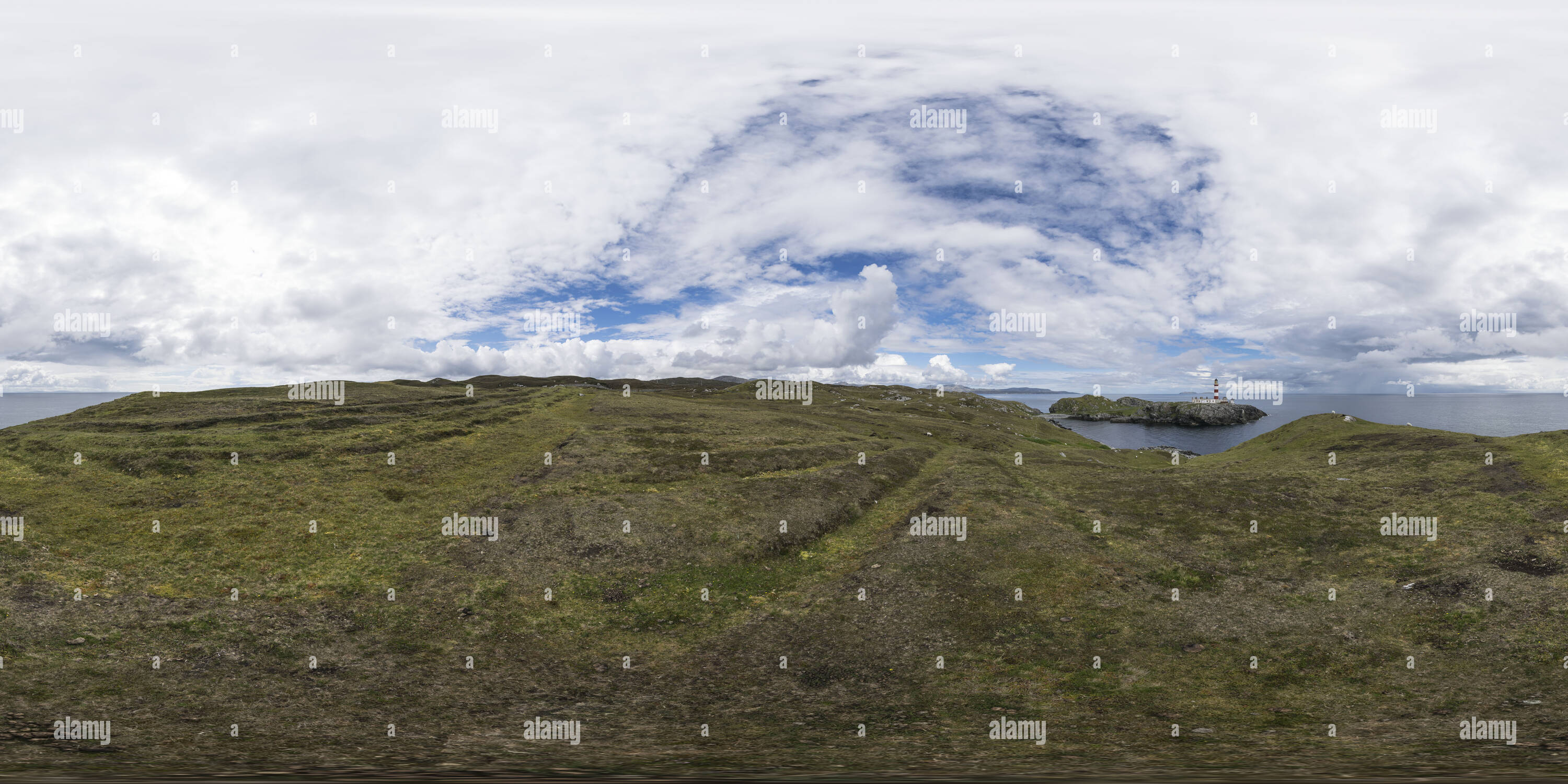 360 Grad Panorama Ansicht von Mit Blick auf den Minch, von der Insel Scalpay