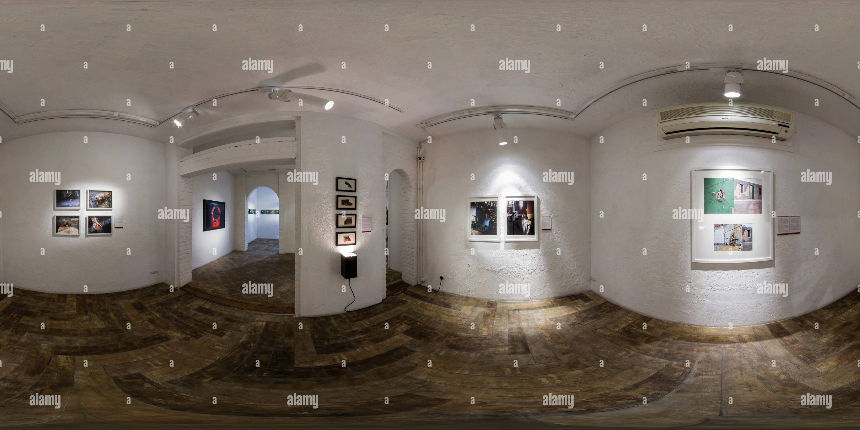 360 Grad Panorama Ansicht von Abad Kunst Galerie Juli 2017 Evolution 01.