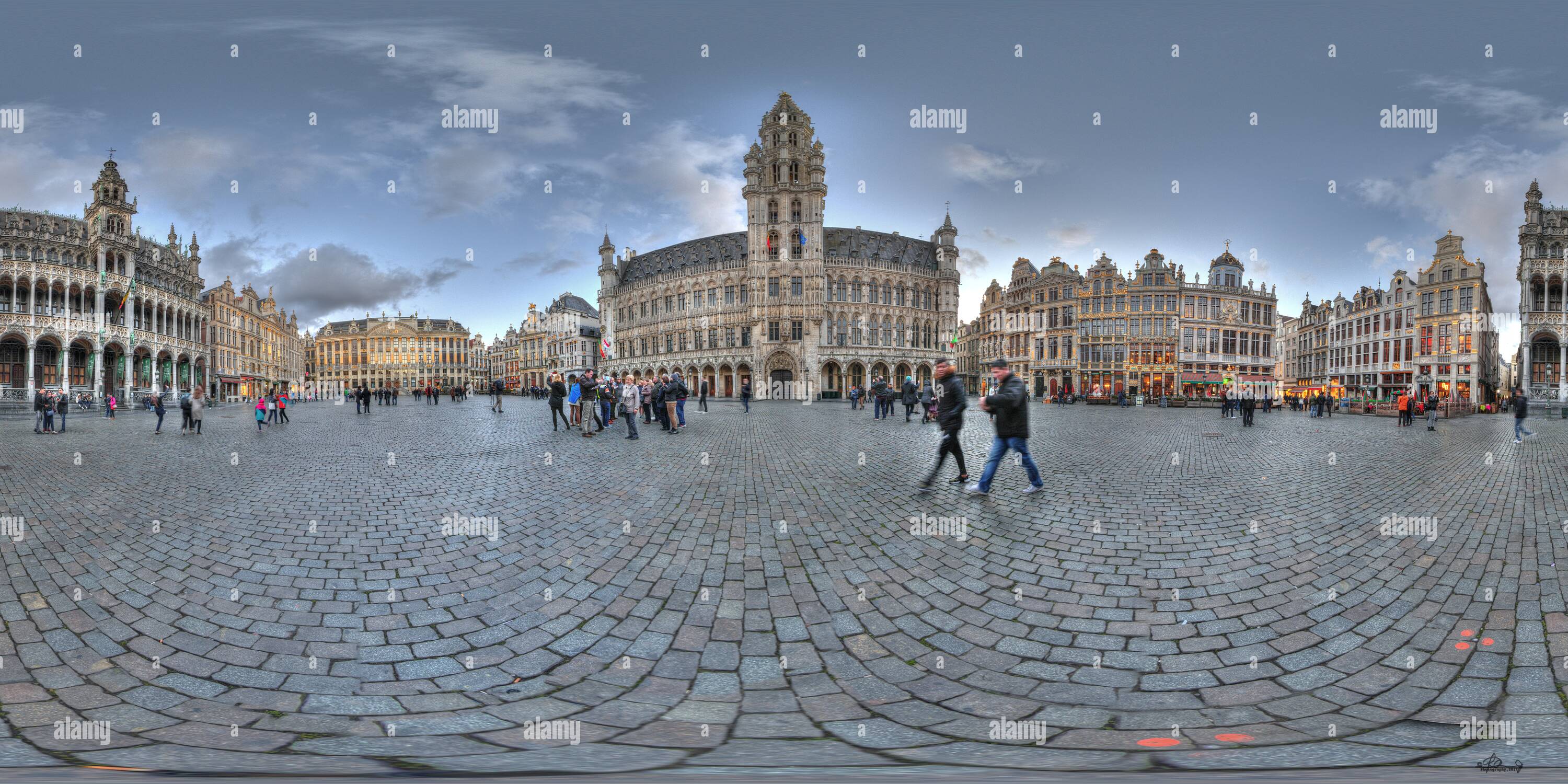 360 Grad Panorama Ansicht von Der Grand Place von Brüssel!