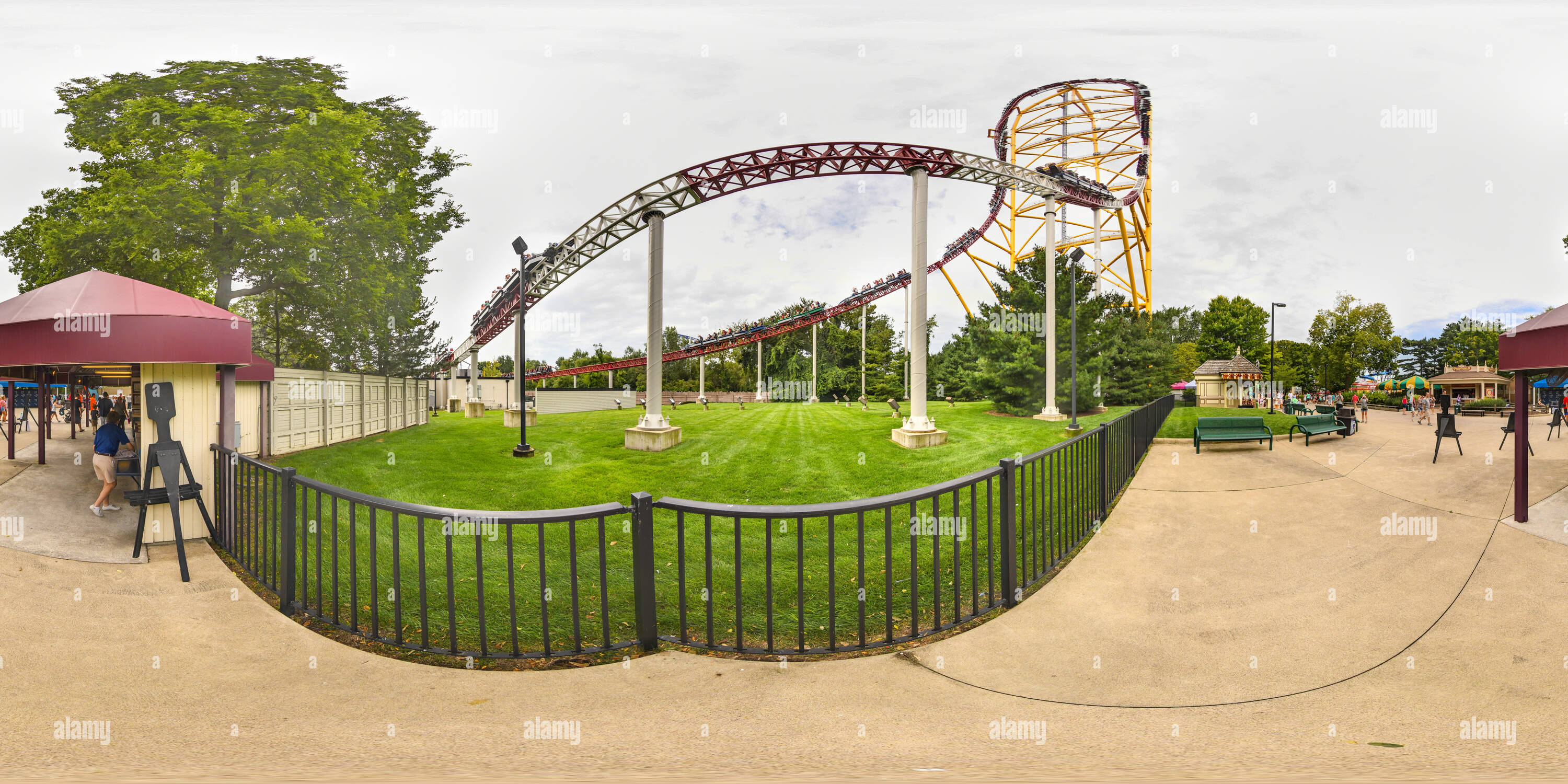 360 Grad Panorama Ansicht von Top Thrill Dragster im Cedar Point