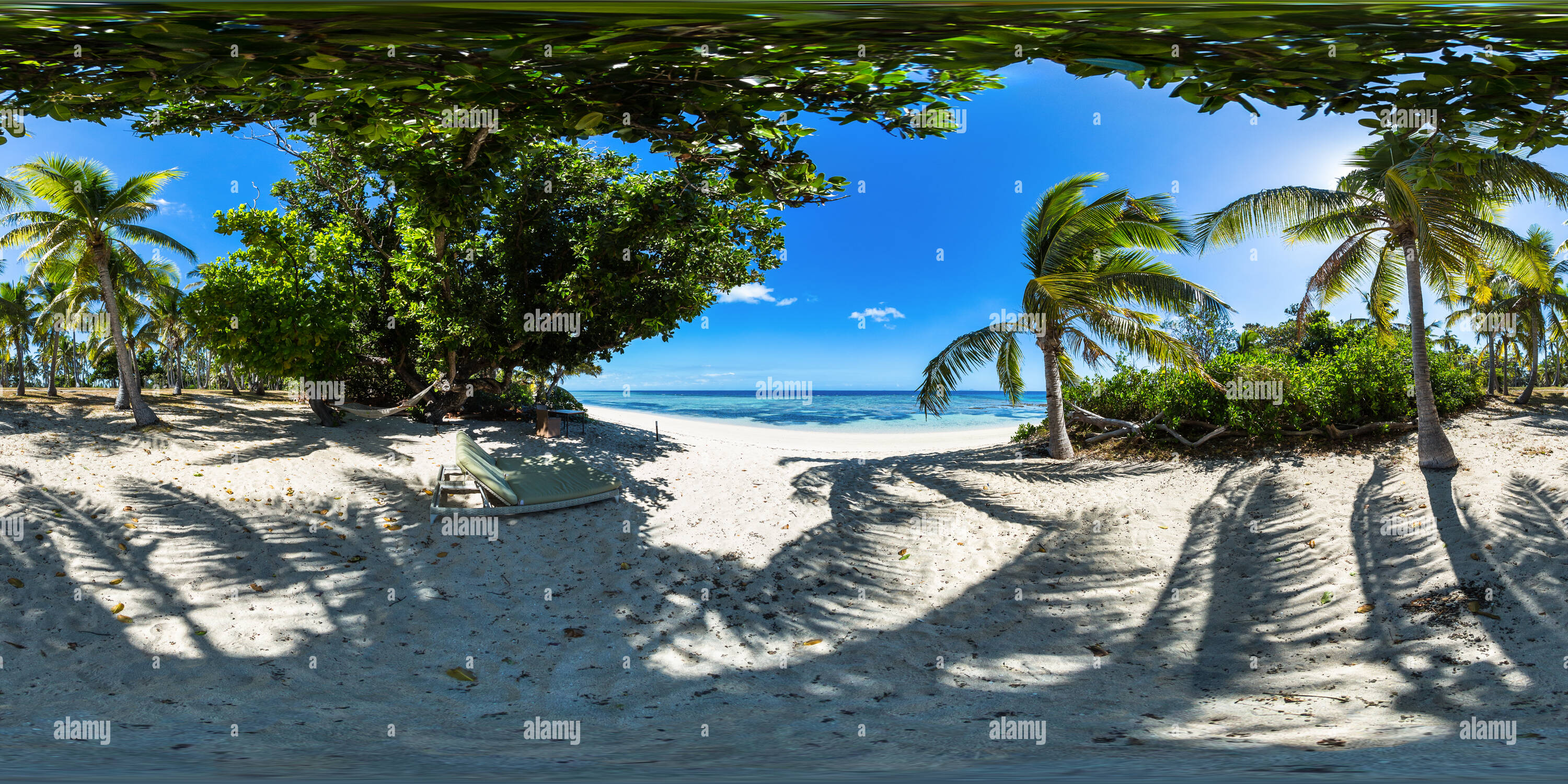 360 Grad Panorama Ansicht von Entspannen Sie sich in der Mamanuca Strand von Vomo Island Resort Vomo Island - Mamanuca Inselgruppe - Fidschi Inseln - Ozeanien