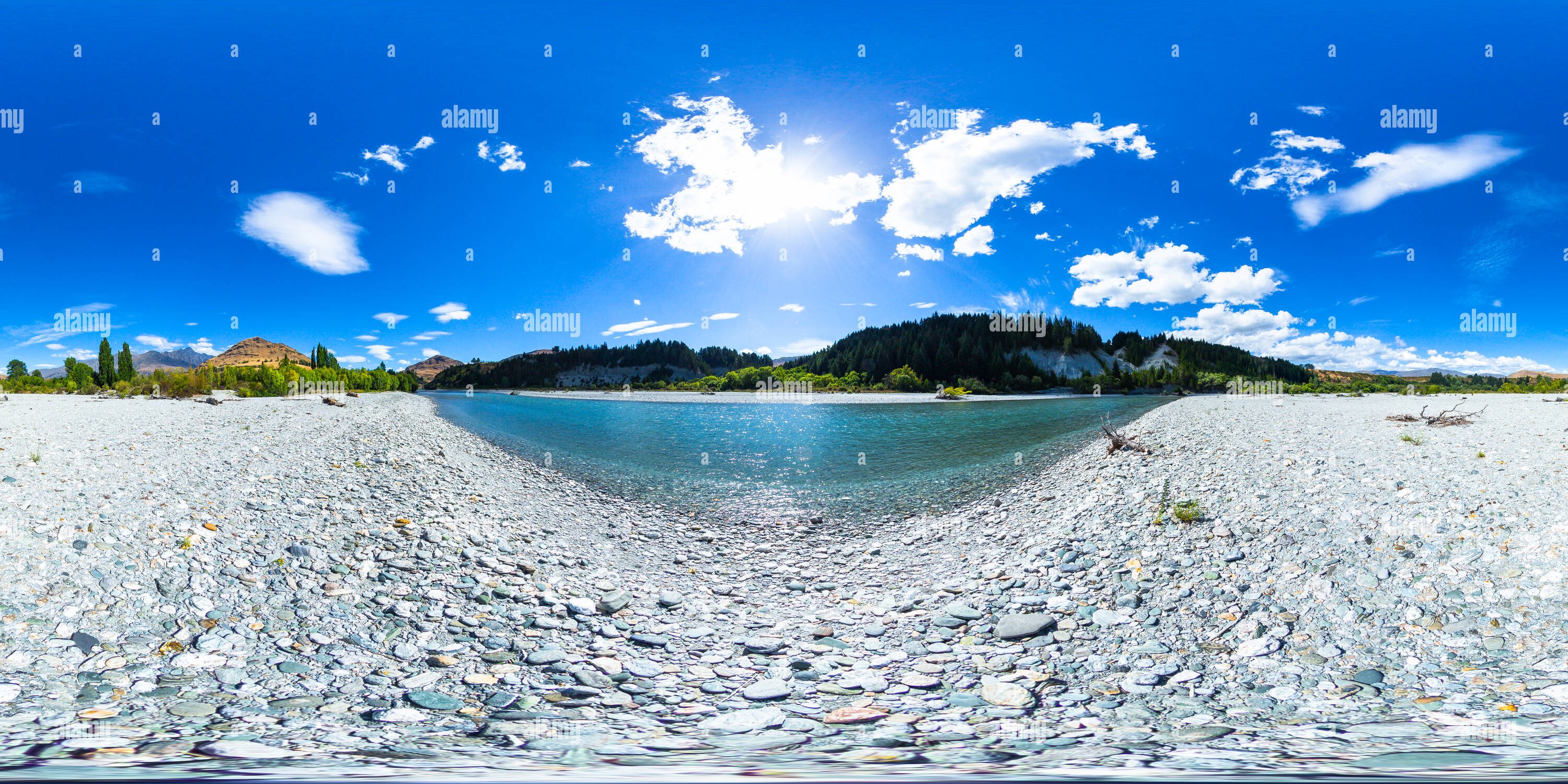 360 Grad Panorama Ansicht von Atemberaubende Landschaft - Shotover Riverbank - Queenstown - Otago - Lakes District - Neuseeland