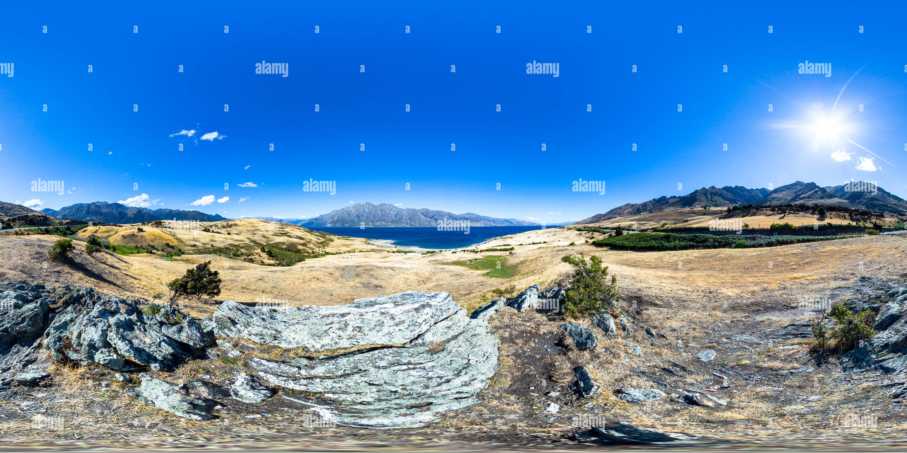 360 Grad Panorama Ansicht von Atemberaubende Landschaft am See Hawea - Queenstown Lakes District - Otago - Neuseeland