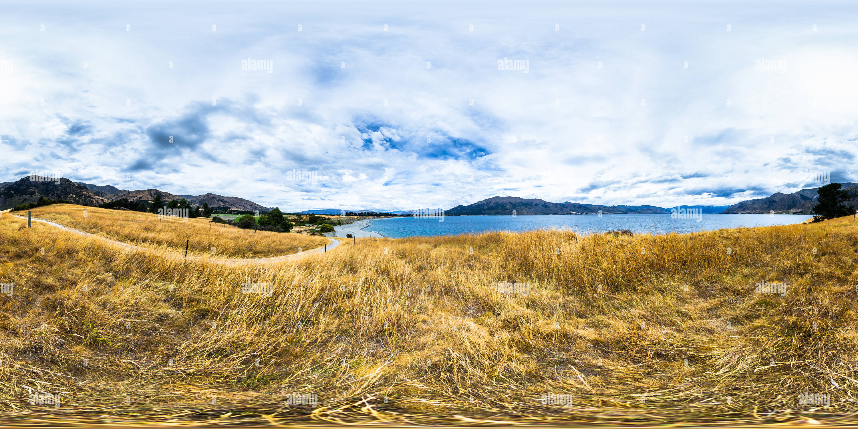 360 Grad Panorama Ansicht von Wunderschöne Landschaft am See Hawea - Queenstown Lakes District - Otago - Neuseeland