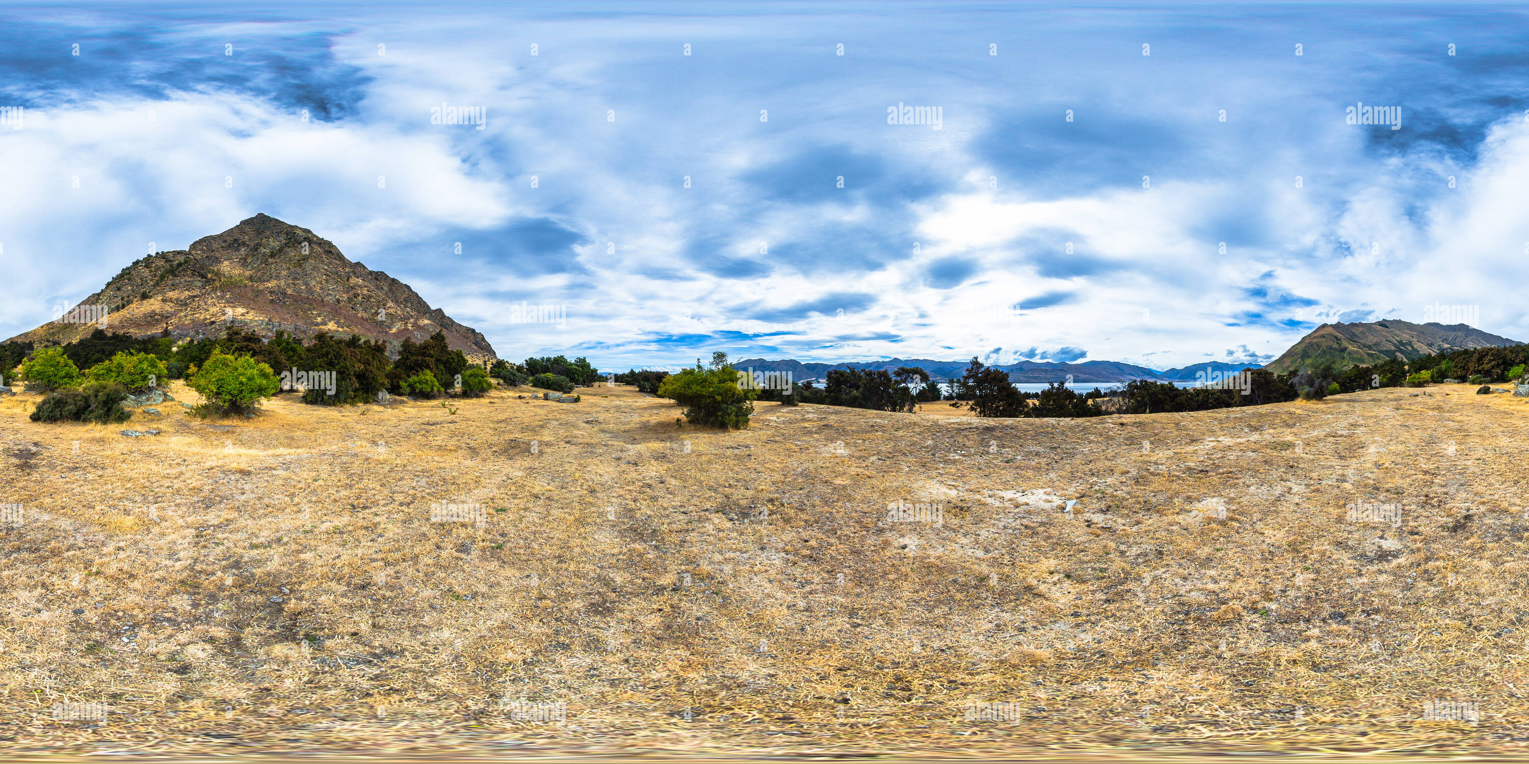 360 Grad Panorama Ansicht von Faszinierende Landschaft in der Nähe von Lake Hawea - Queenstown Lakes District - Otago - Neuseeland