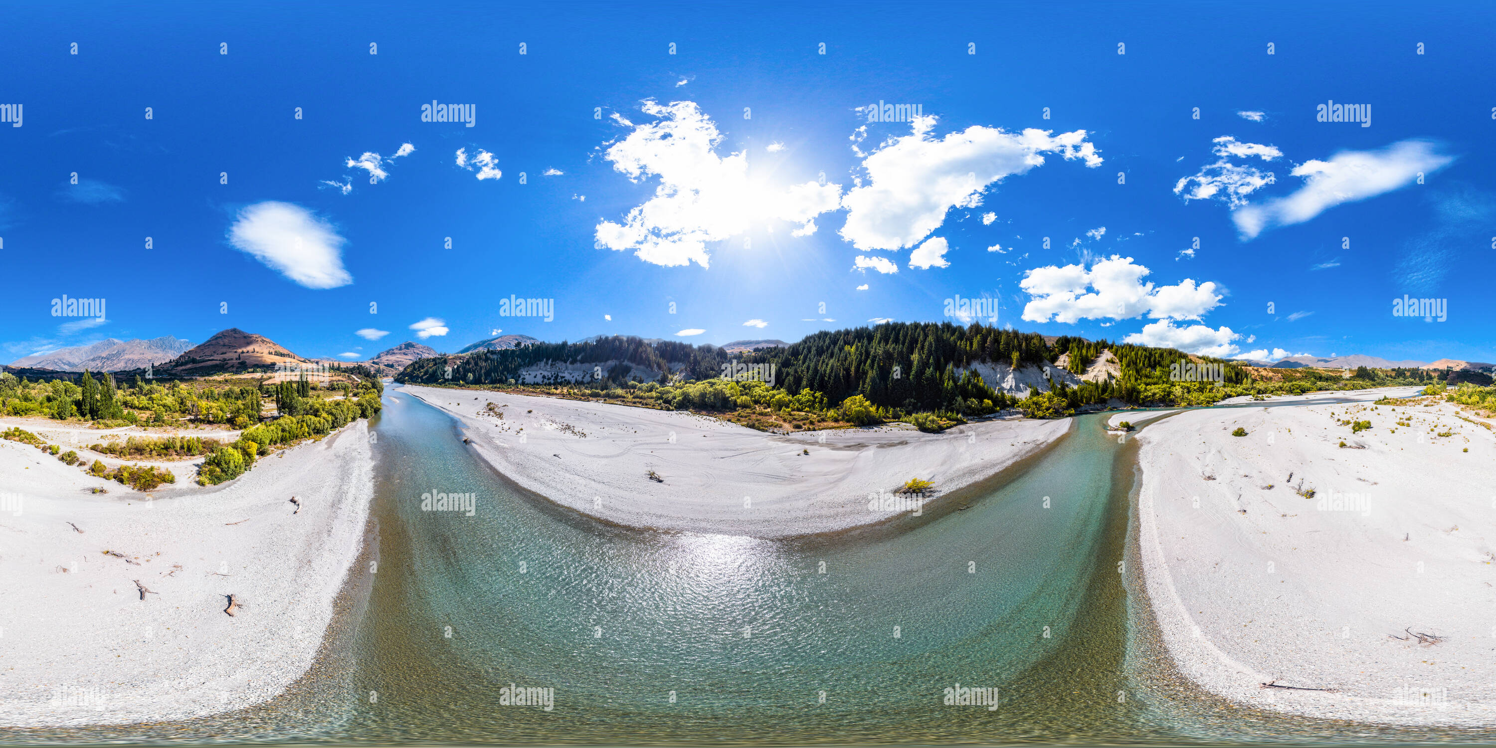 360 Grad Panorama Ansicht von Luftaufnahme des Shotover River - Queenstown - Otago - Lakes District - Neuseeland