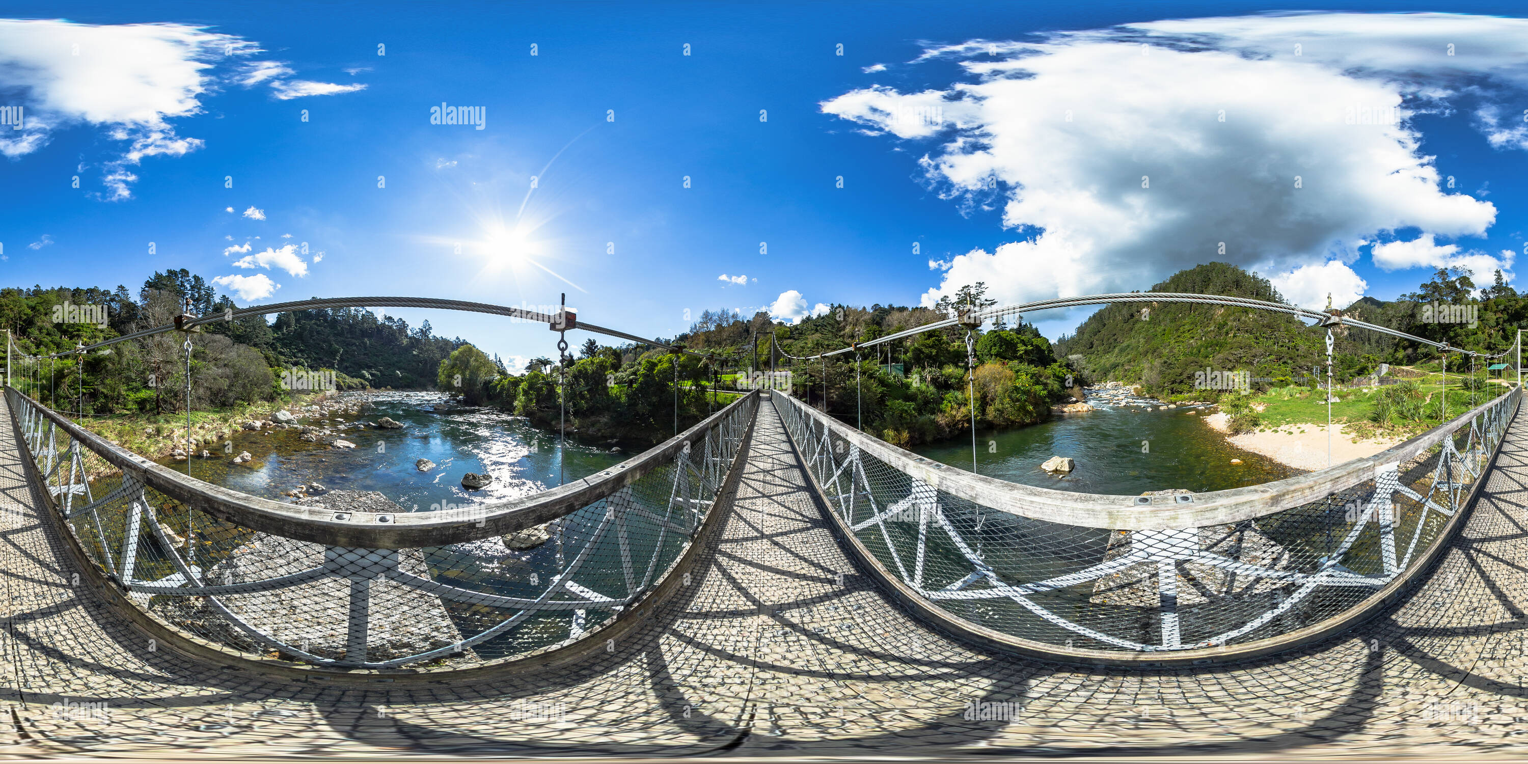 360 Grad Panorama Ansicht von Historischen Fußgängerbrücke über Ohinemuri Fluss - Die Krone Gruben - Karangahake Schlucht - Waikino - Coromandel Halbinsel - Waikato, Neuseeland