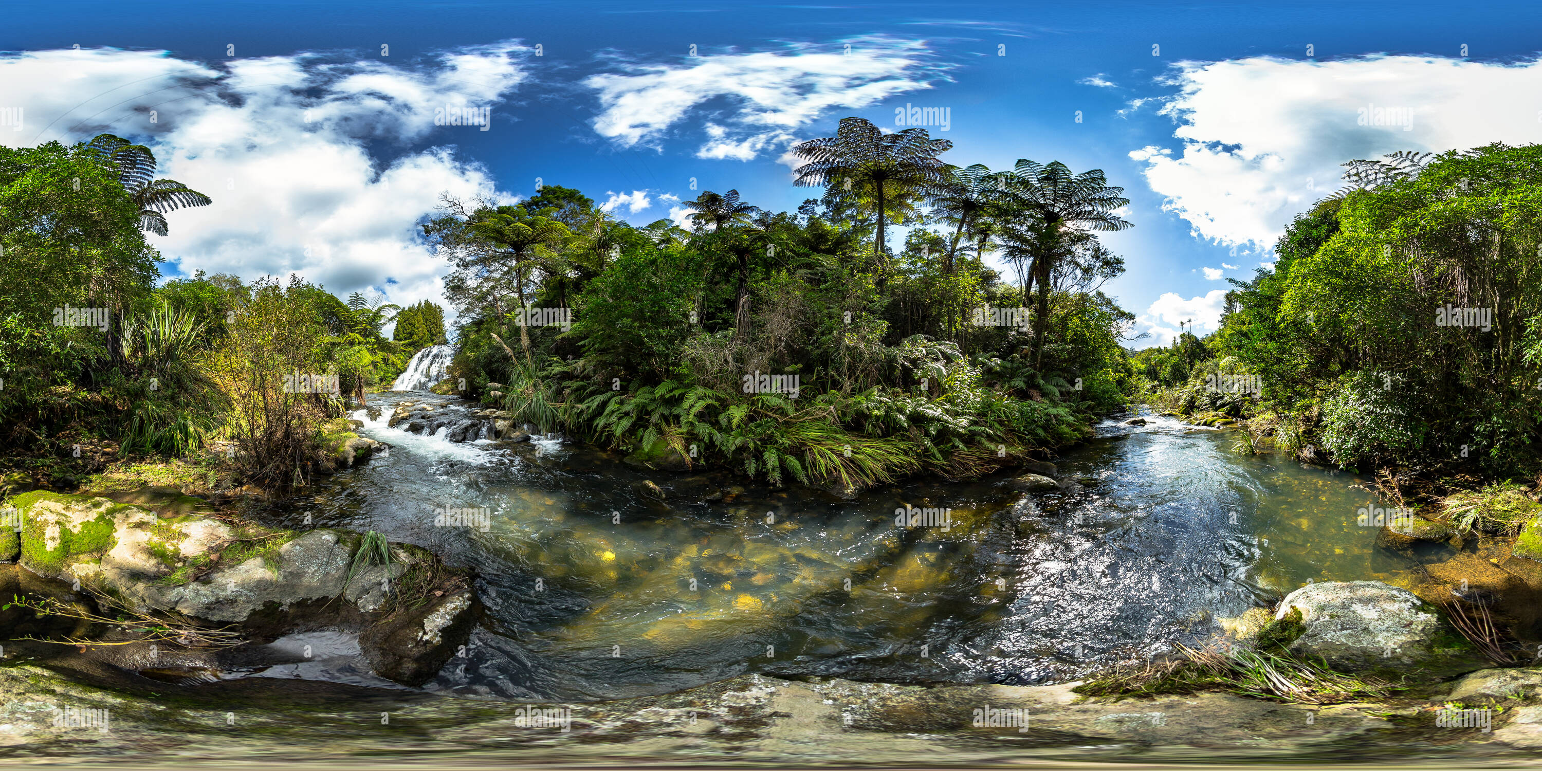 360 Grad Panorama Ansicht von Owharoa Stream fällt - Karangahake Schlucht - Waikino - Coromandel Halbinsel - Waikato, Neuseeland