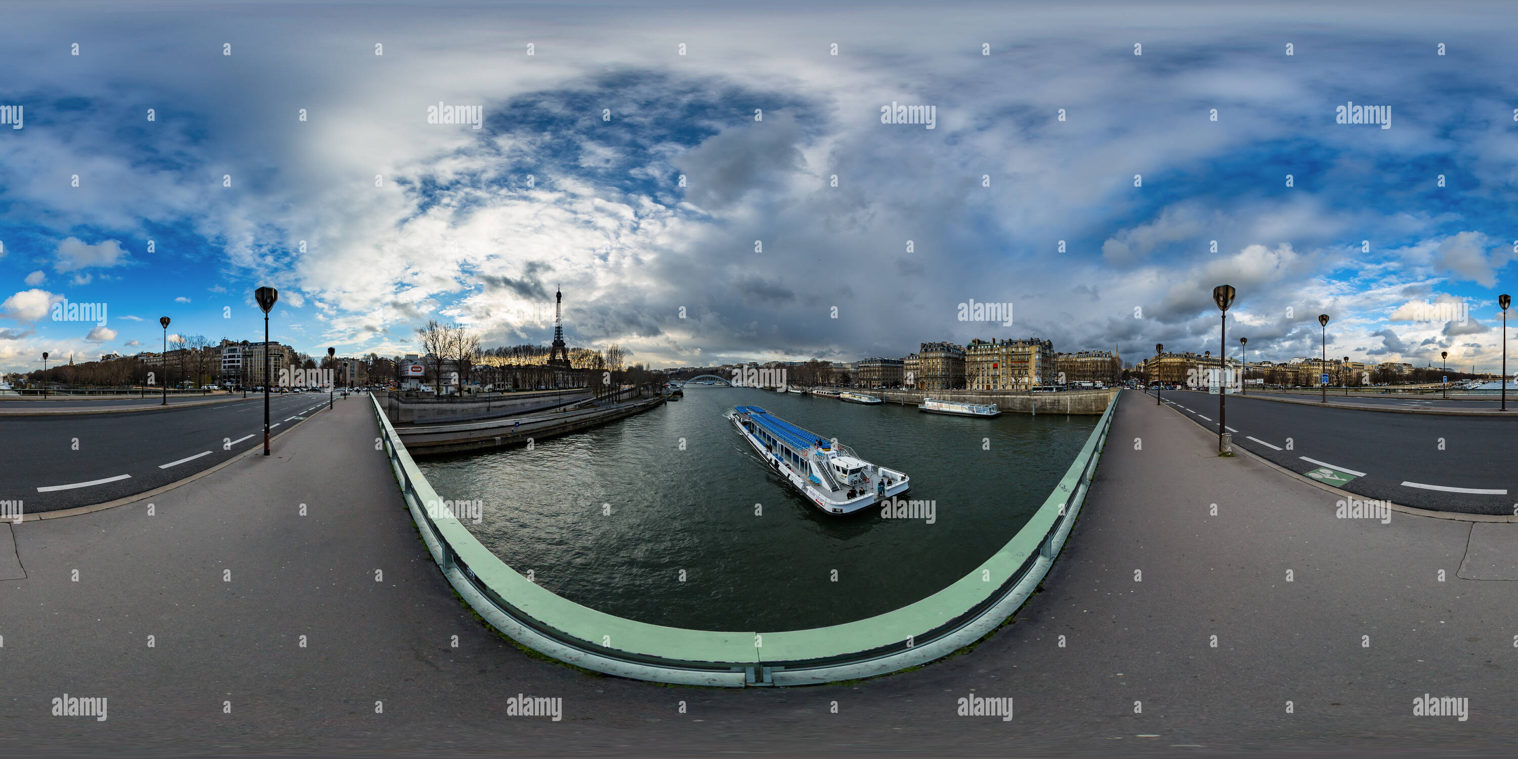 360 Grad Panorama Ansicht von Pont de l'Alma - Alma Brücke - Seine - Paris - Frankreich