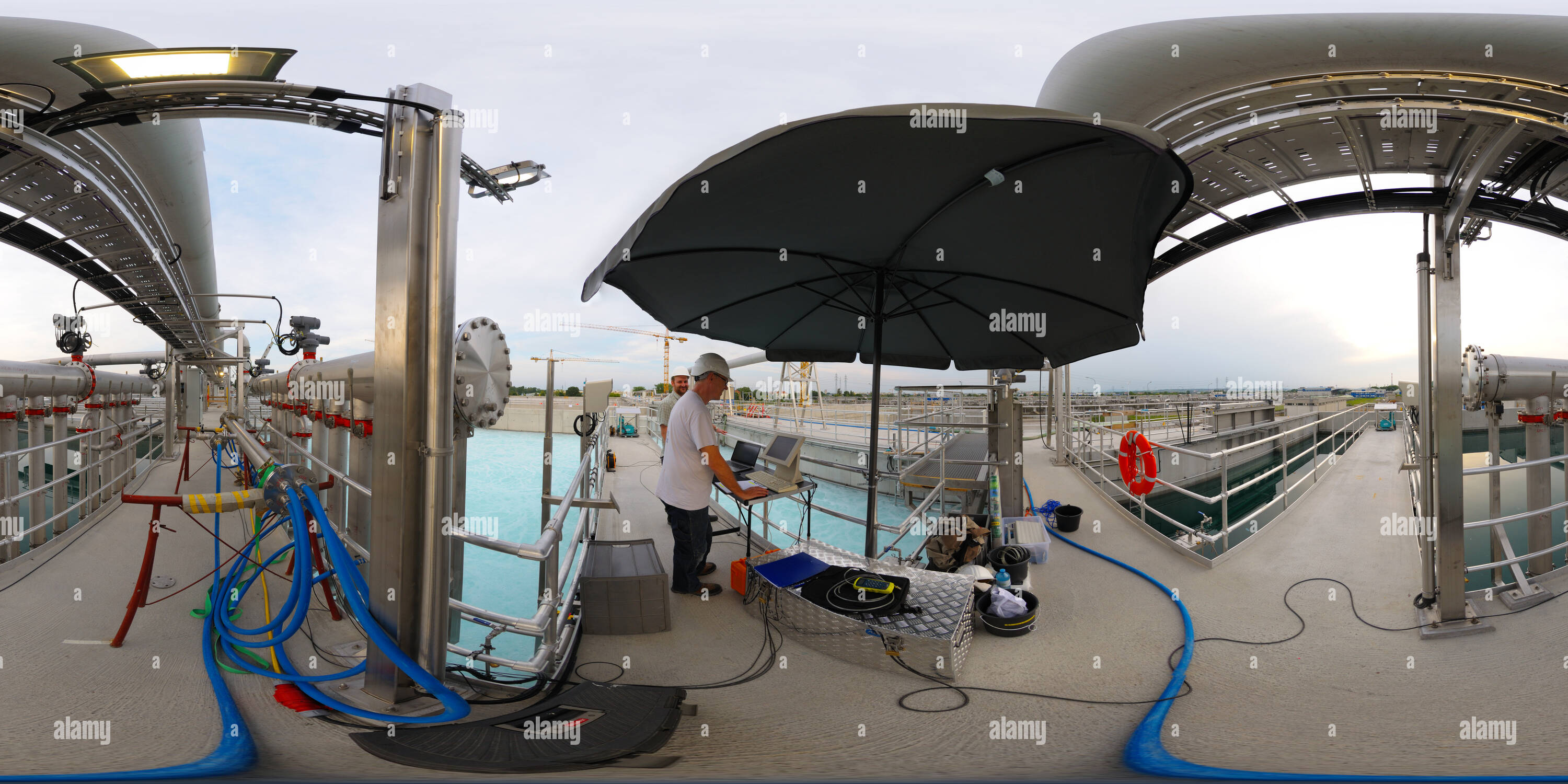 360 Grad Panorama Ansicht von Wien (AUT, W) ebswien hauptklaeranlage Sauerstoffeintrag Messung in sauberem Wasser 20170522