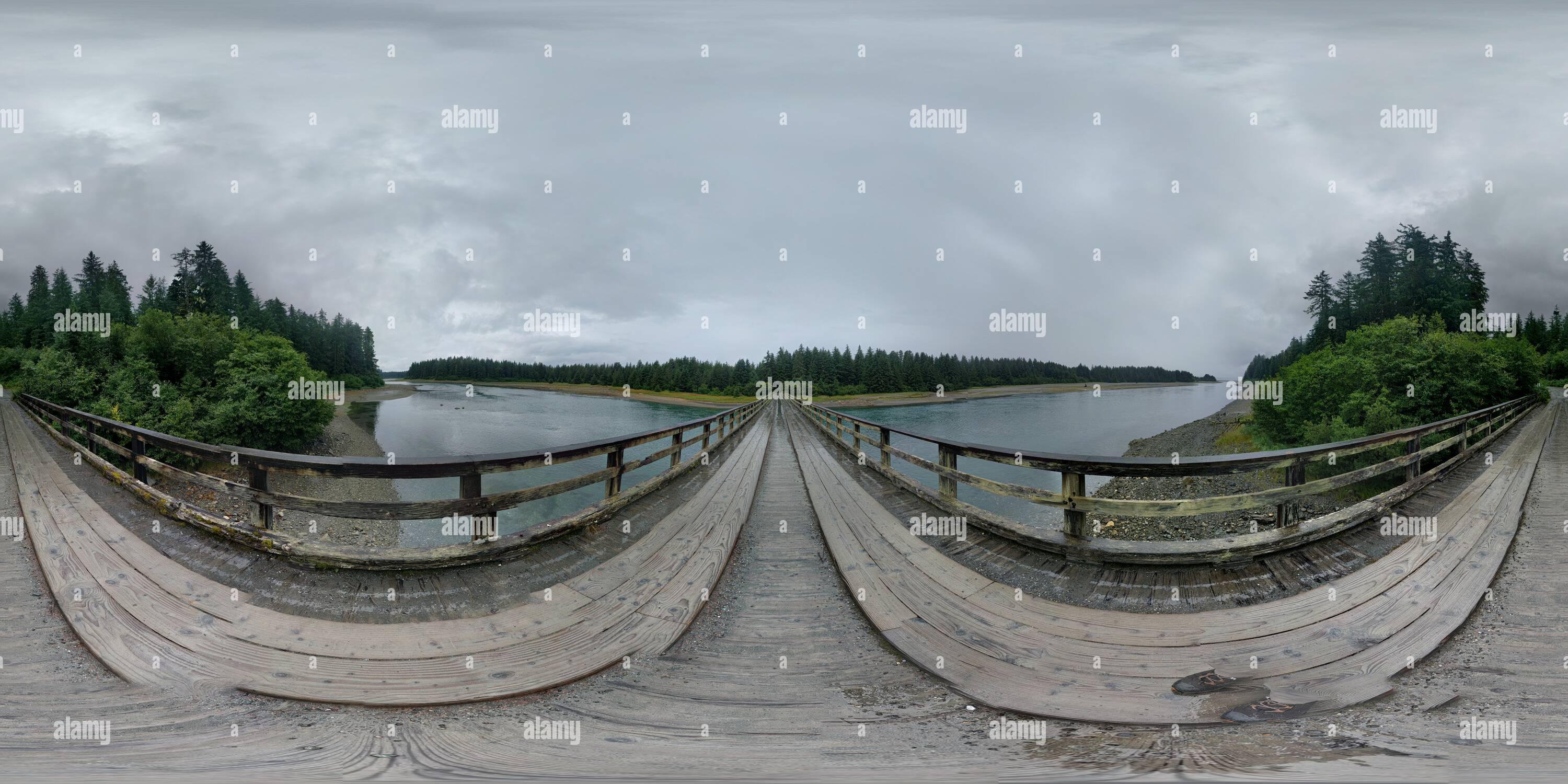 360 Grad Panorama Ansicht von Ankau Brücke - Yakutat, Alaska - August 2017