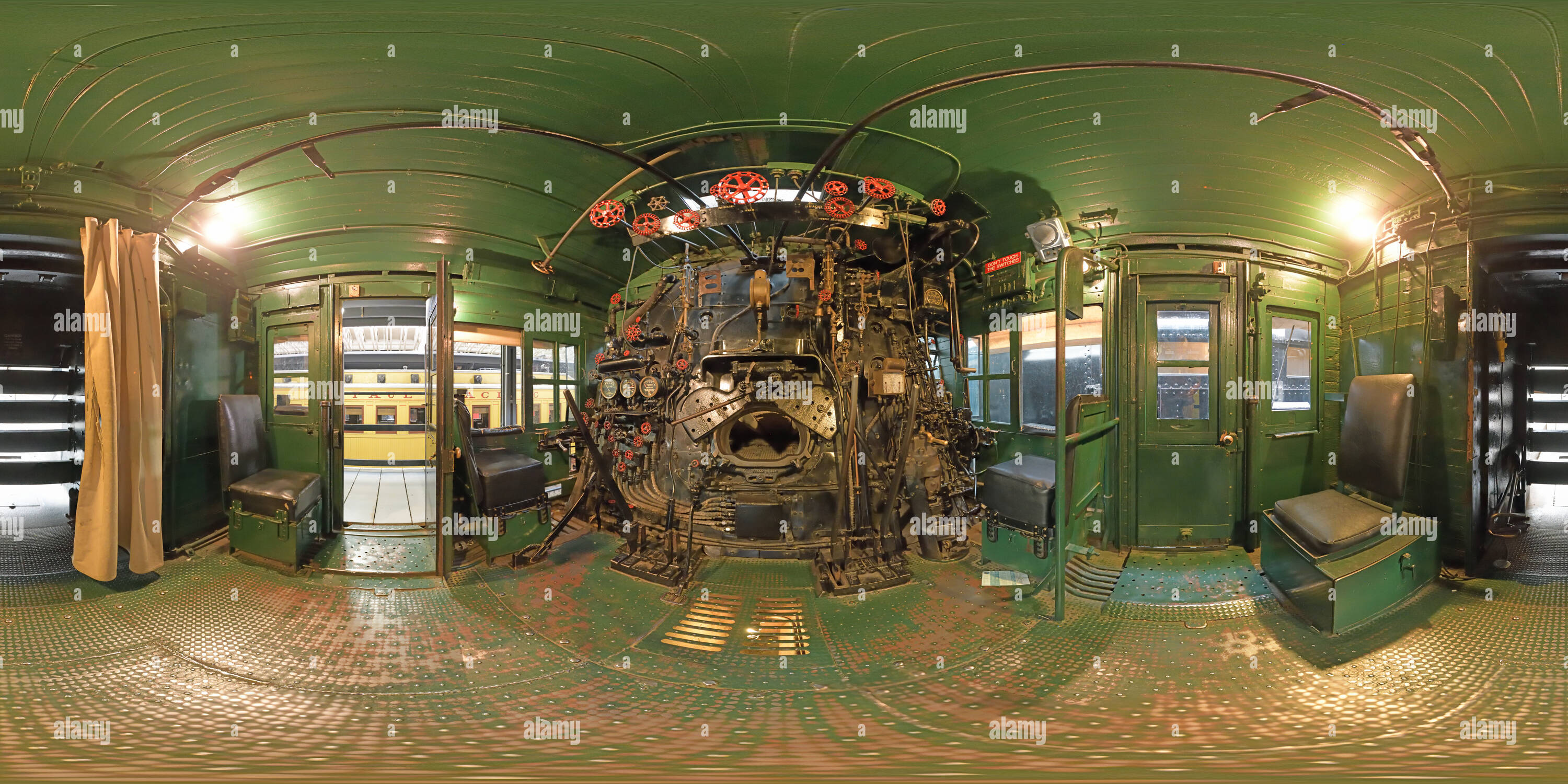 360 Grad Panorama Ansicht von Duluth (USA, MN) Lake Superior RR Museum Lok Nr. 227 20170813