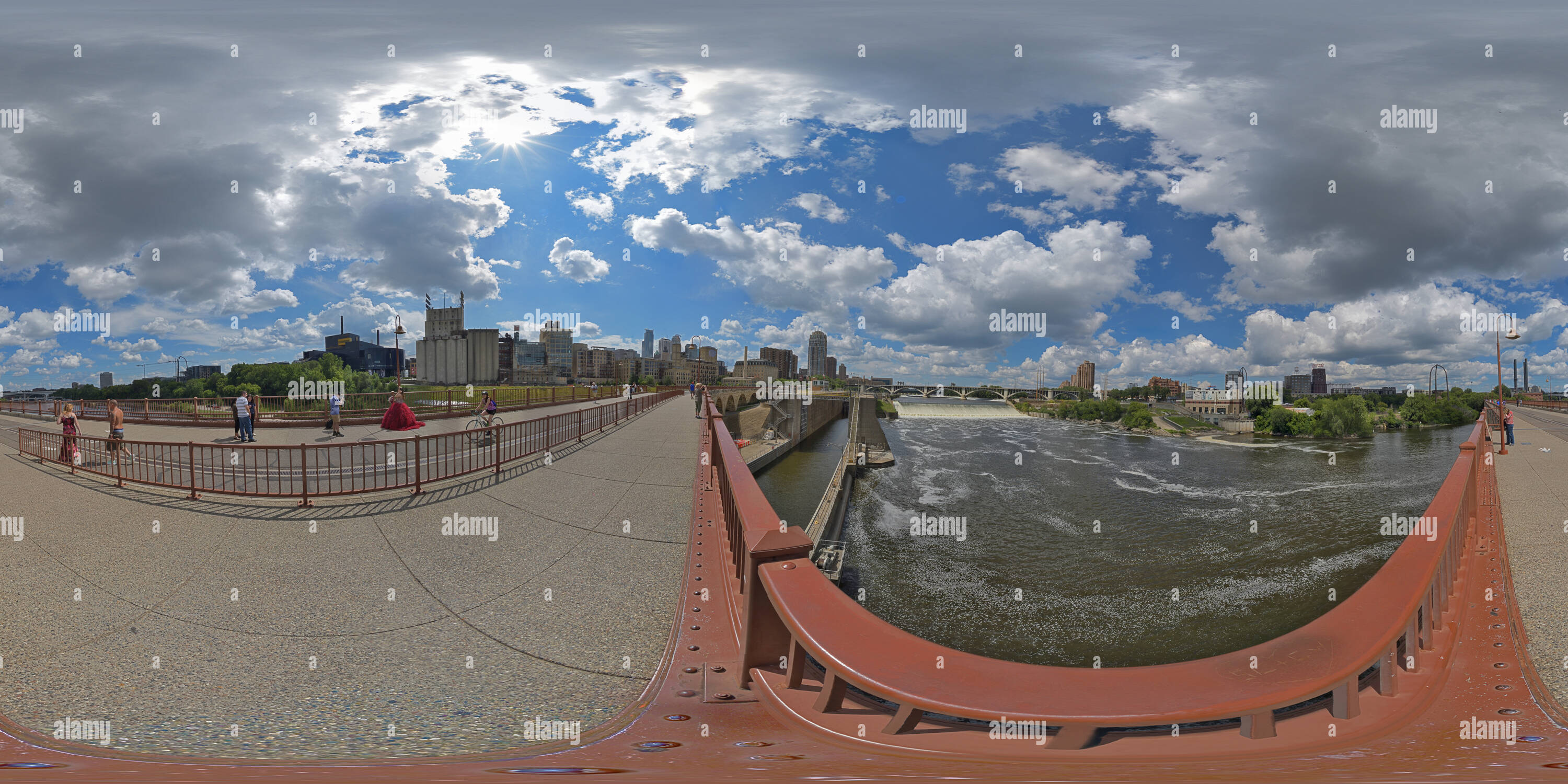 360 Grad Panorama Ansicht von Minneapolis (USA, MN) Saint Anthony Falls und Verriegelung 20170817