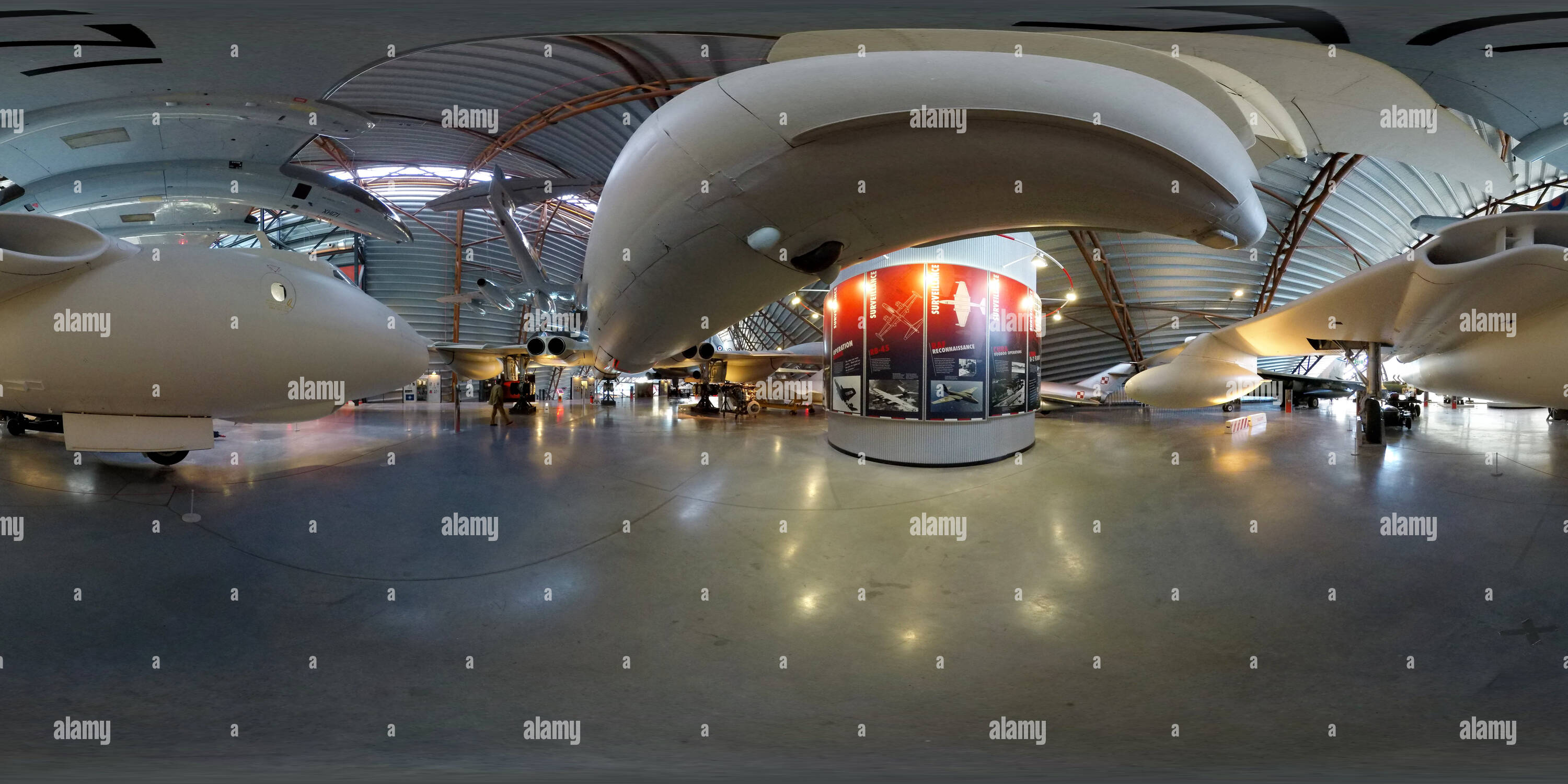 360 Grad Panorama Ansicht von RAF Museum Cosford-Kalten Krieges Hangar von der Valient