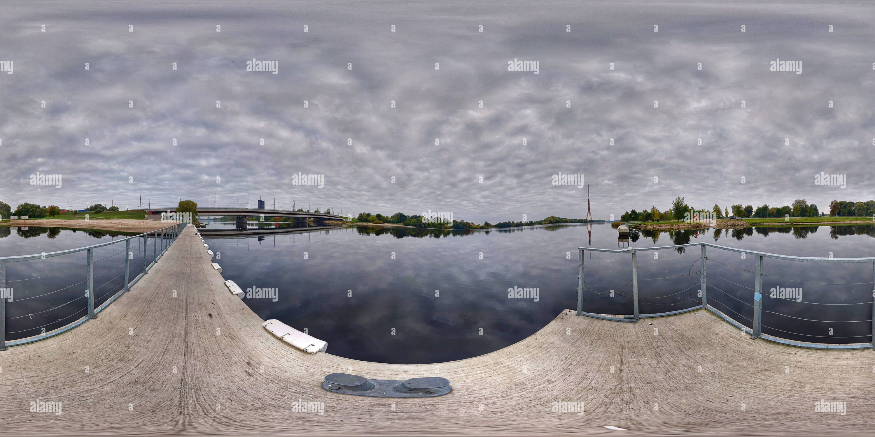 360 Grad Panorama Ansicht von Lucavsala slipway / Strand