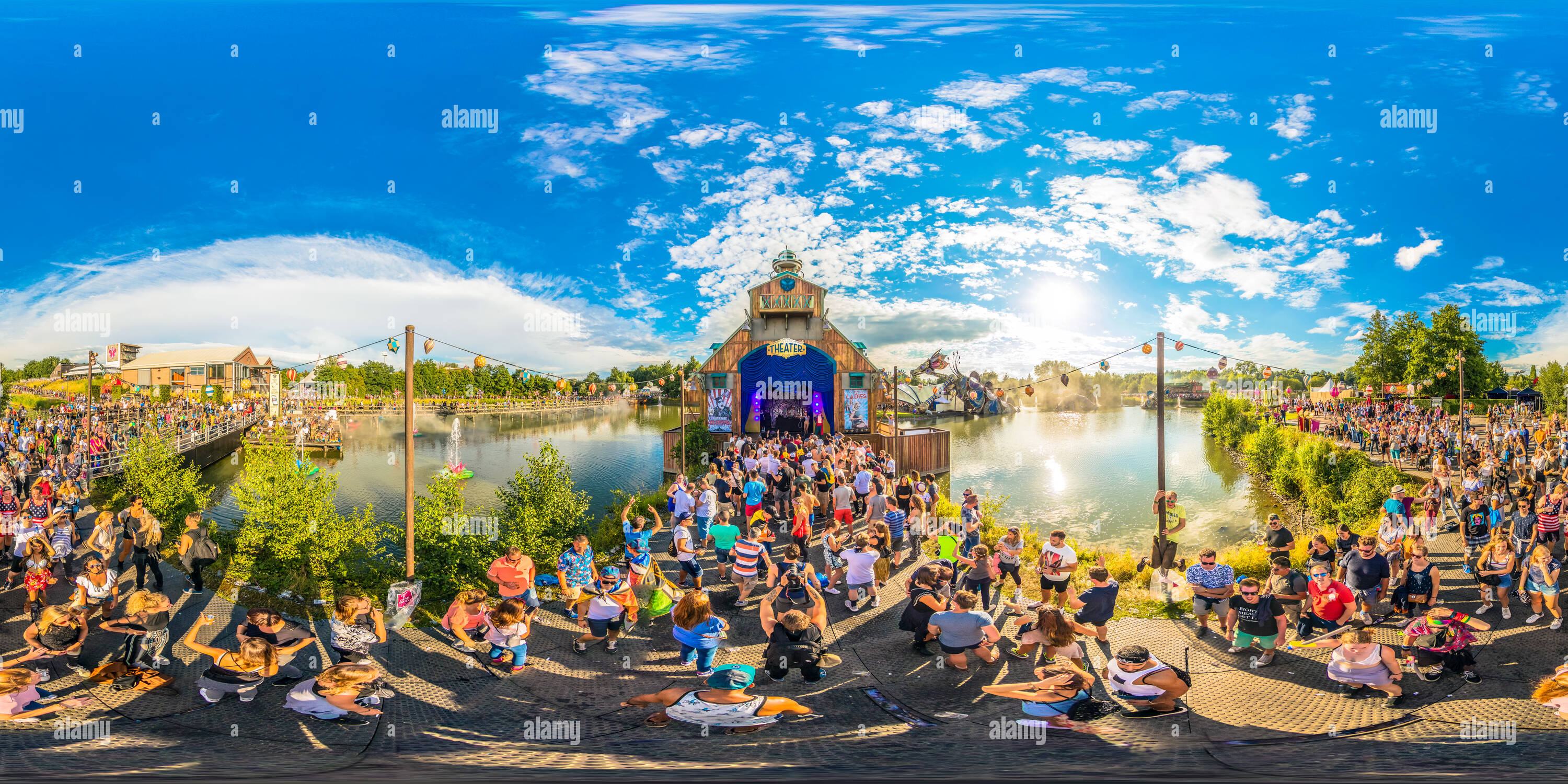 360 Grad Panorama Ansicht von Tomorrowland 2017 - Das Harbour House