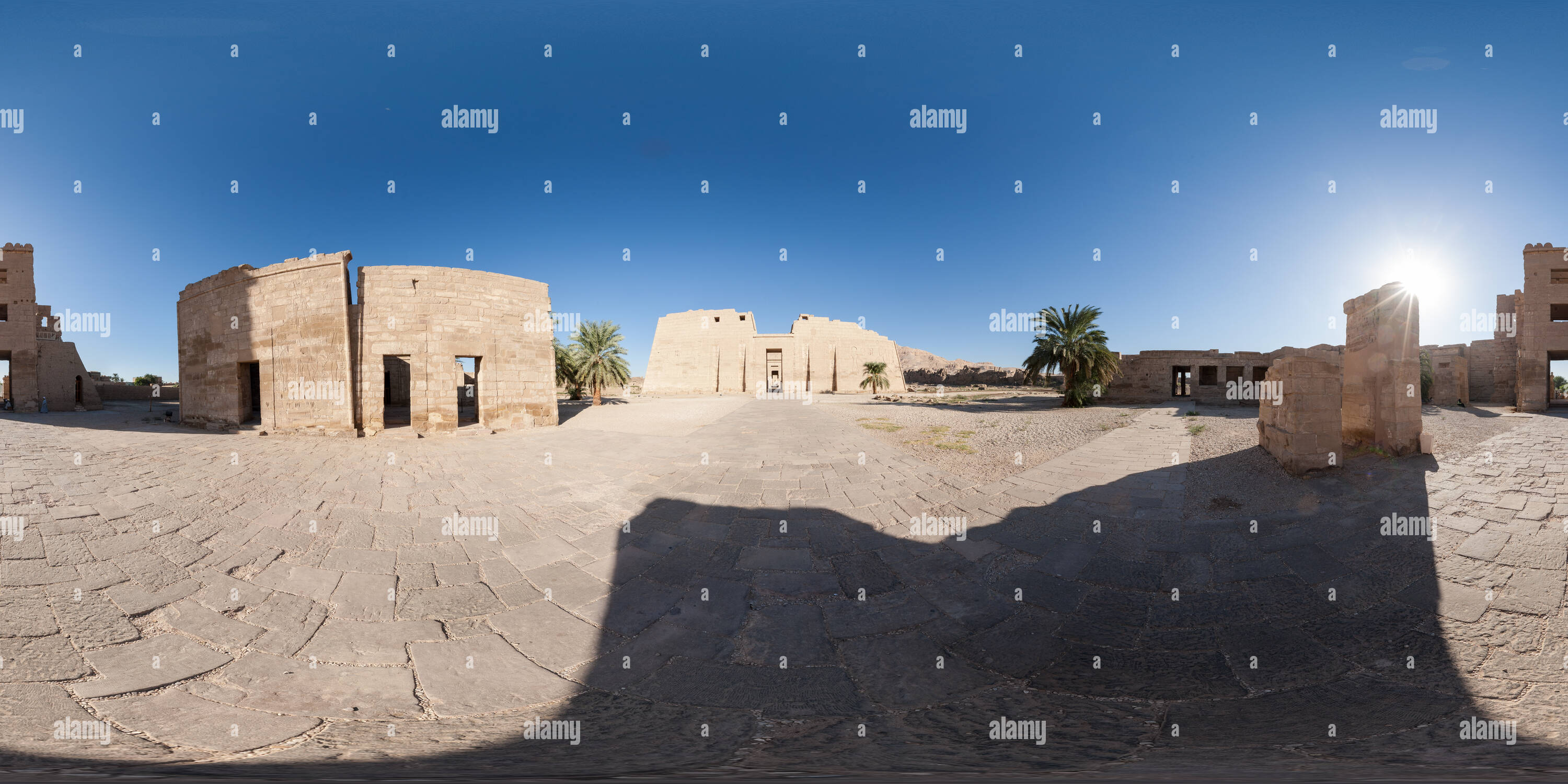 360 Grad Panorama Ansicht von Medinet Habu Eingang Innenhof