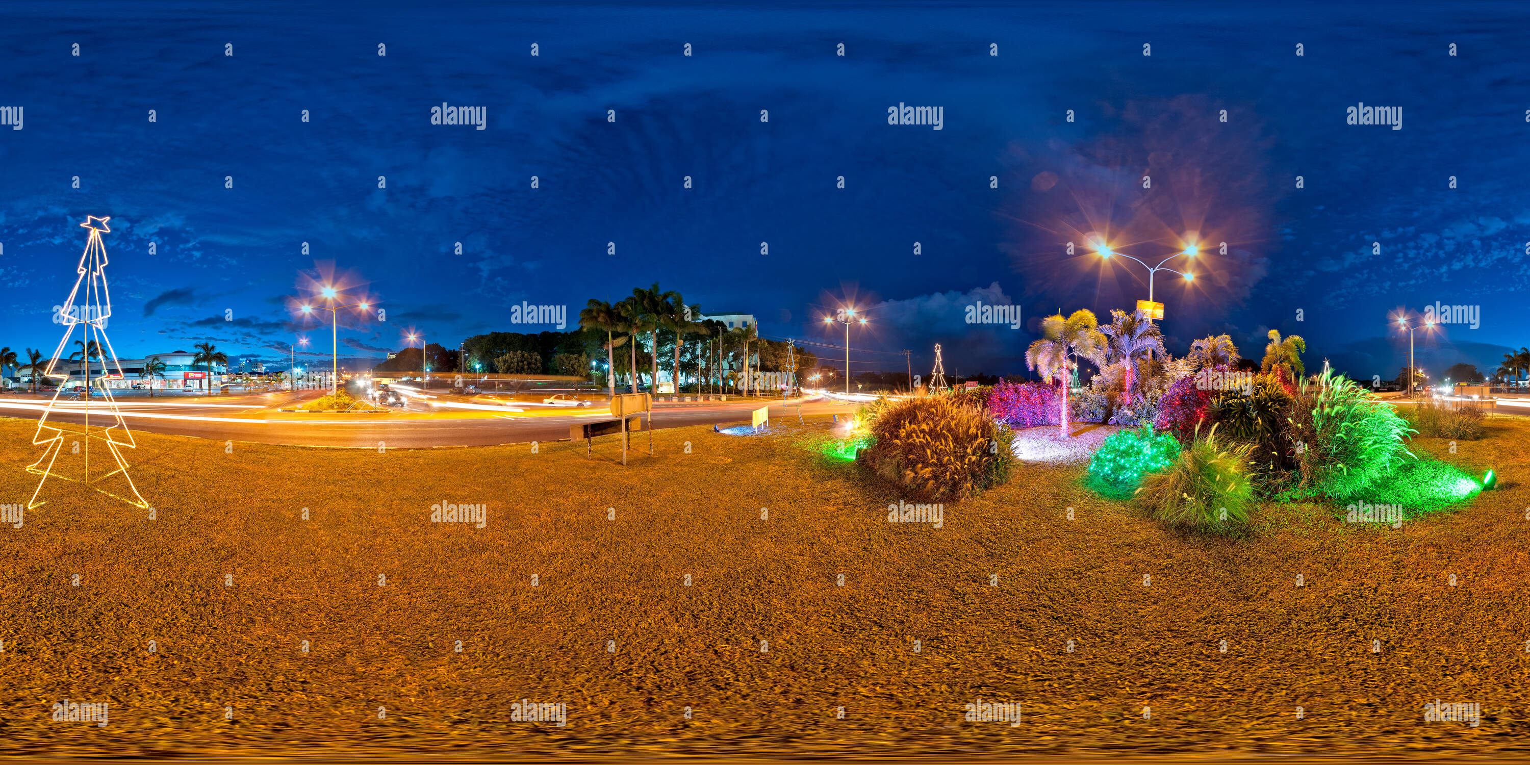 360 Grad Panorama Ansicht von Warrens Round-a-bout Weihnachtsbeleuchtung