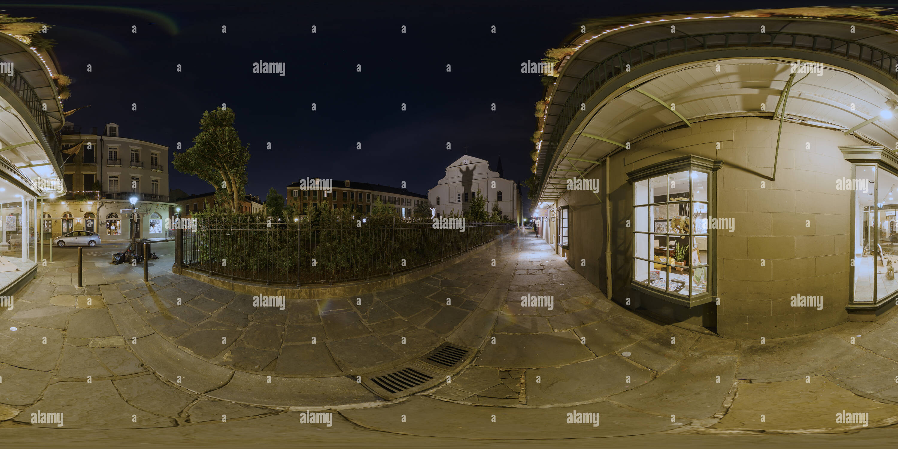 360 Grad Panorama Ansicht von Pirate Gasse in der Nacht, New Orleans, Louisiana