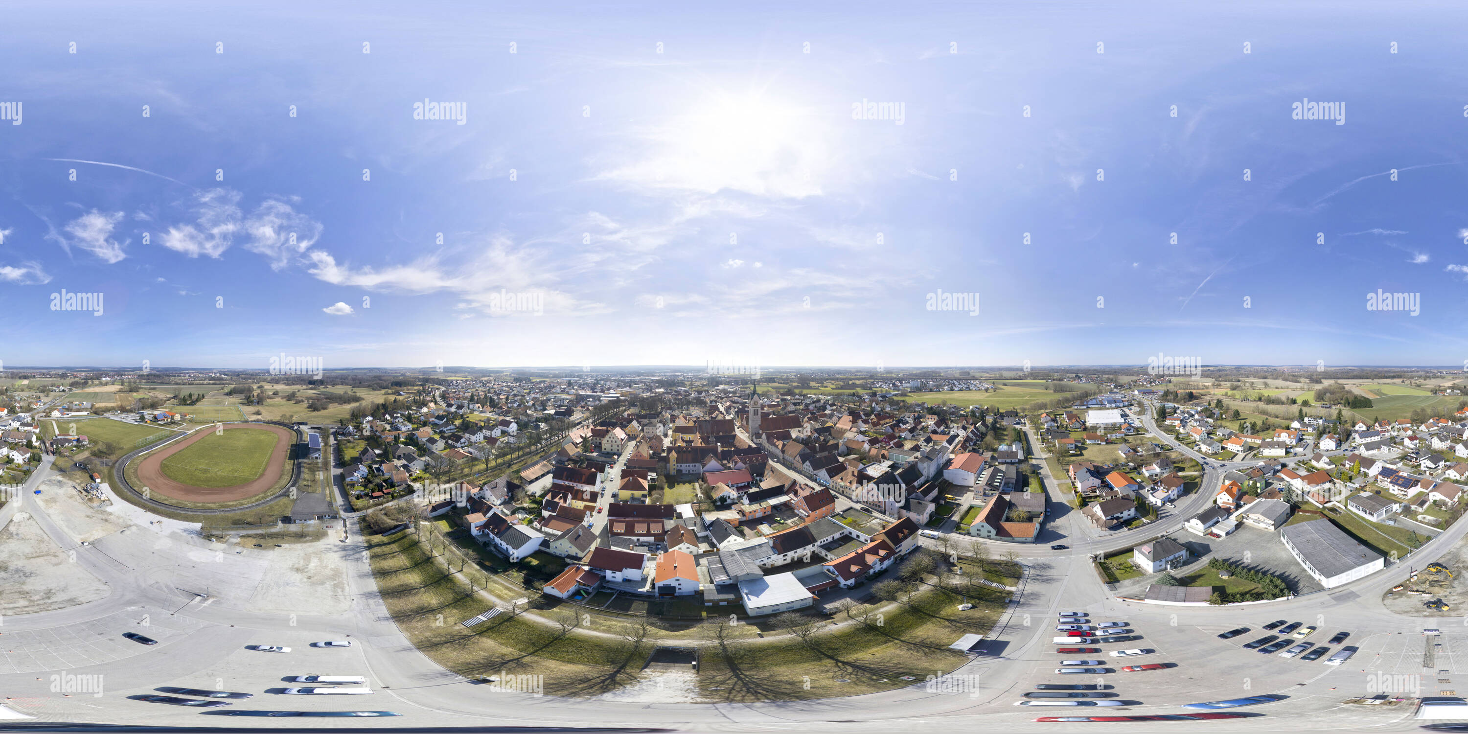 360 Grad Panorama Ansicht von Neustadt an der Donau, Niederbayern, Deutschland. Luftaufnahme