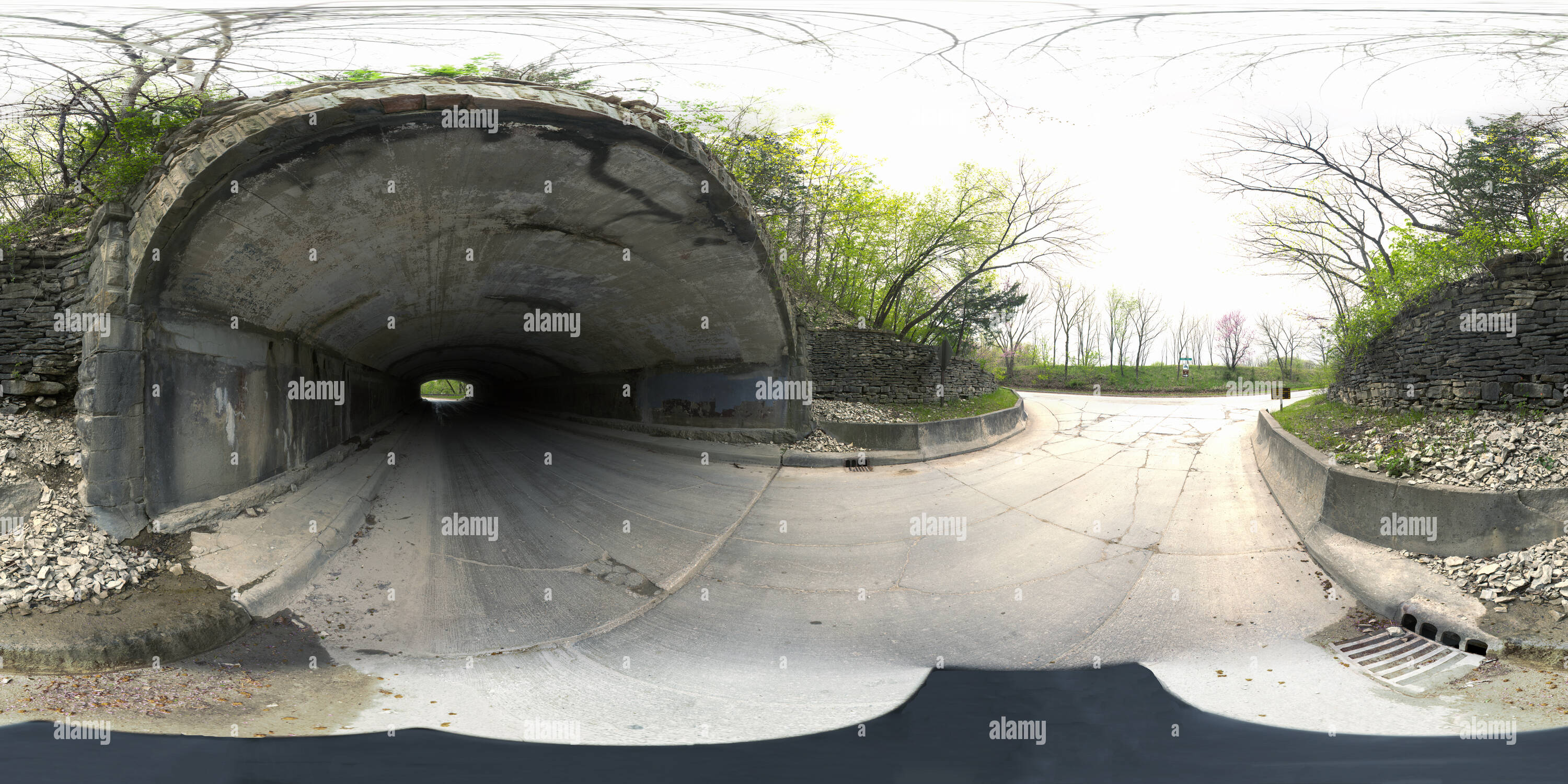 360 Grad Panorama Ansicht von Tunnel Vision. Pammel State Park. Winterset, Iowa