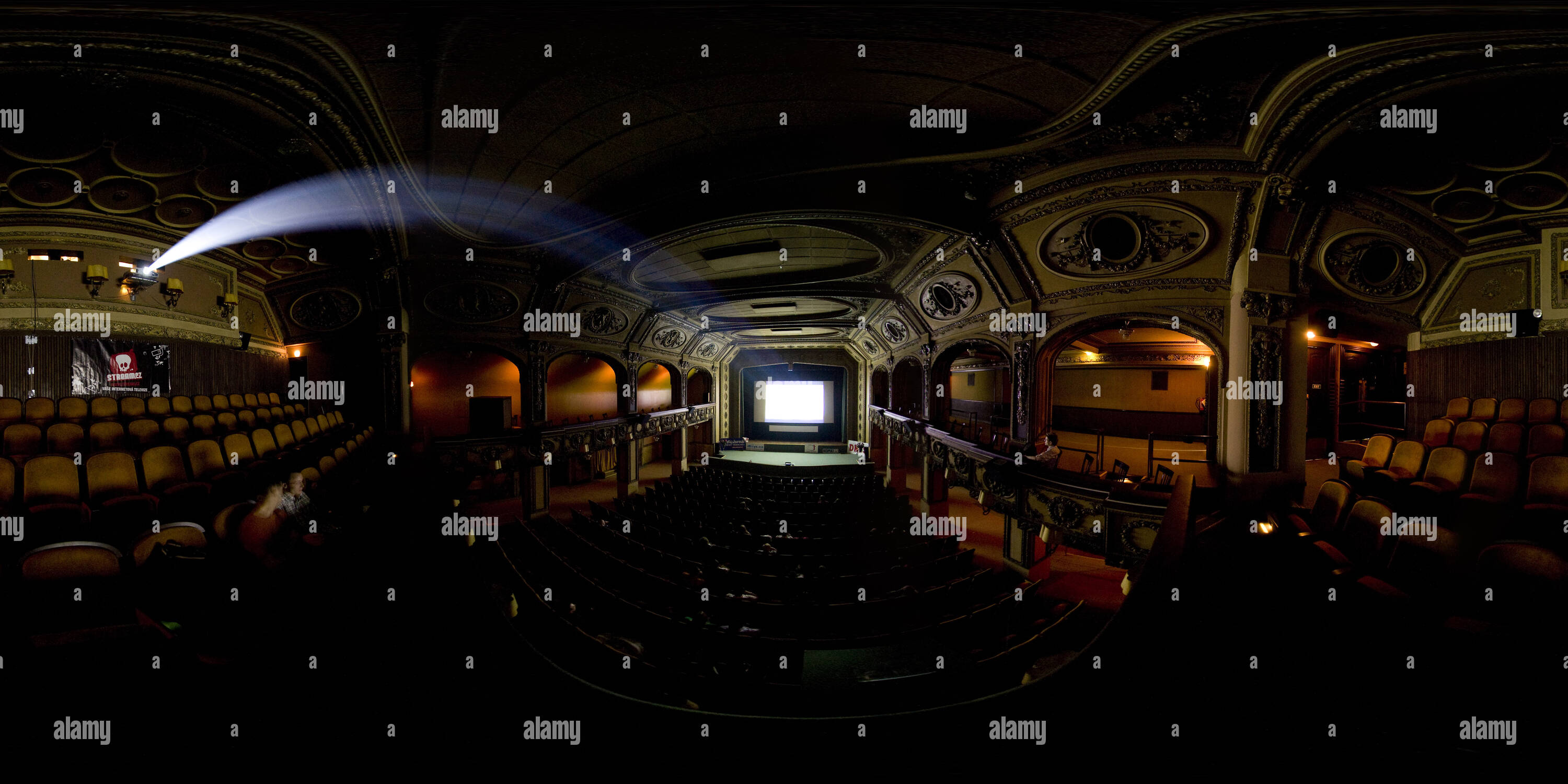 360 Grad Panorama Ansicht von Lucerna Kino (Kino/Film Theater) - Balkon