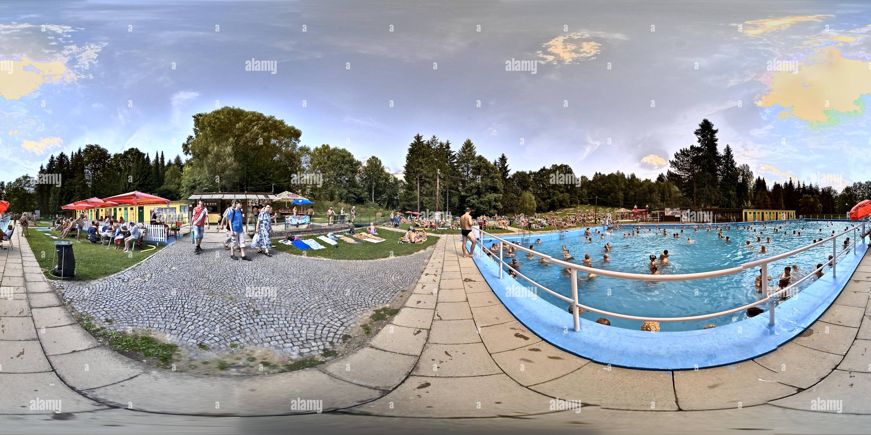 360 Grad Panorama Ansicht von Thermal Schwimmbad in Velke Losiny - Pool