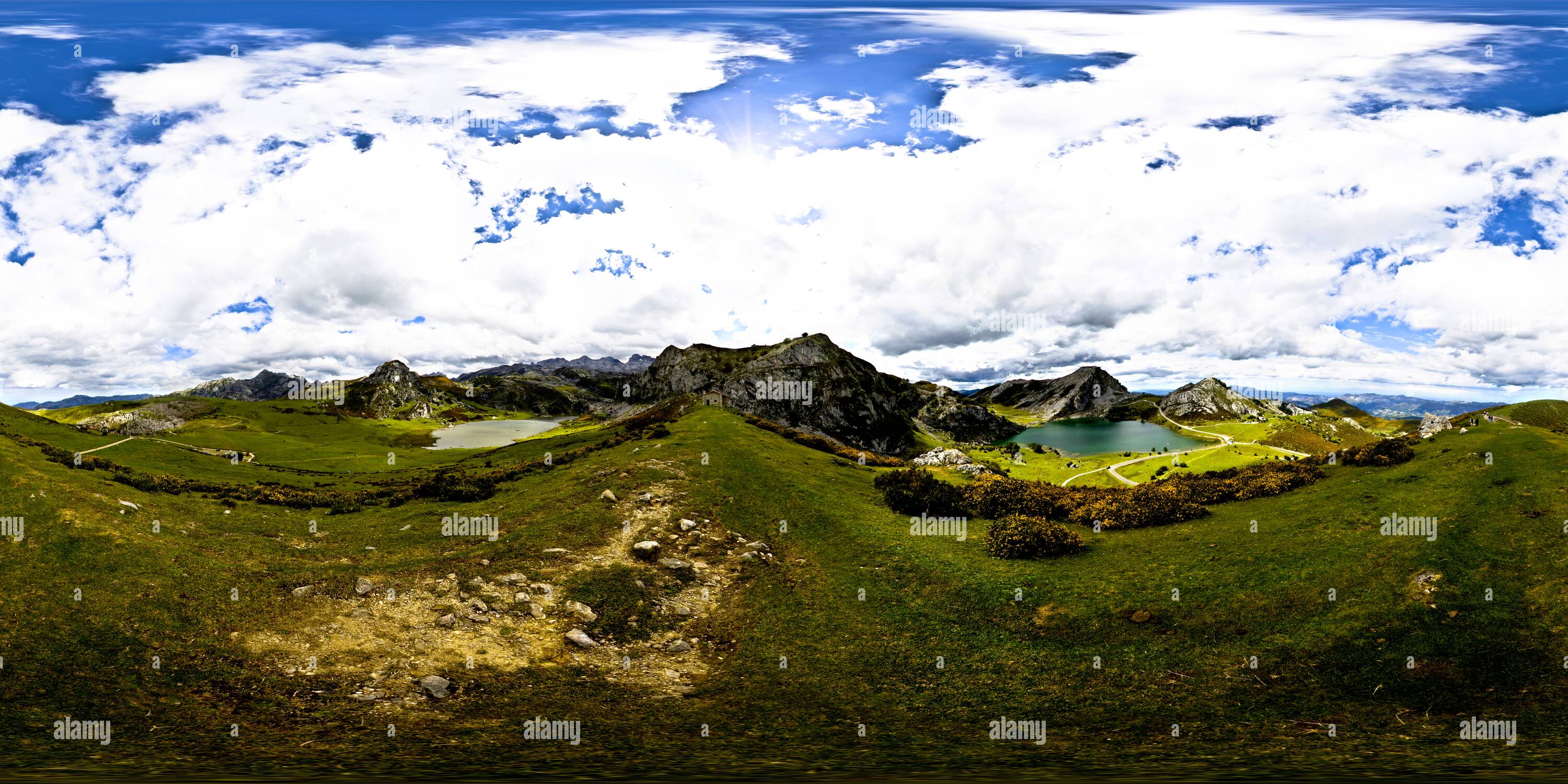 360 Grad Panorama Ansicht von Covadonga Seen