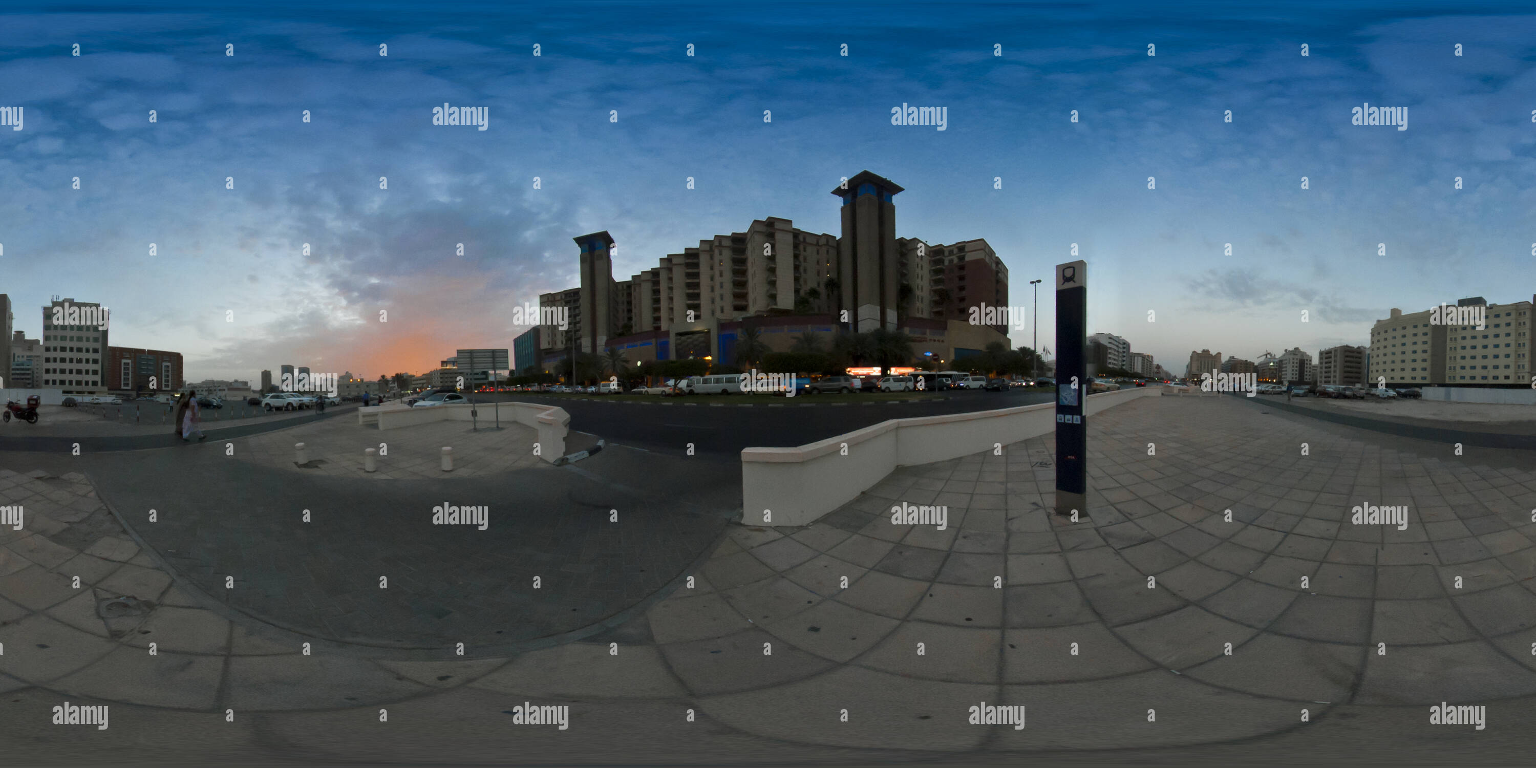 360 Grad Panorama Ansicht von AL Ghurair Mall - Al Riqqa Road