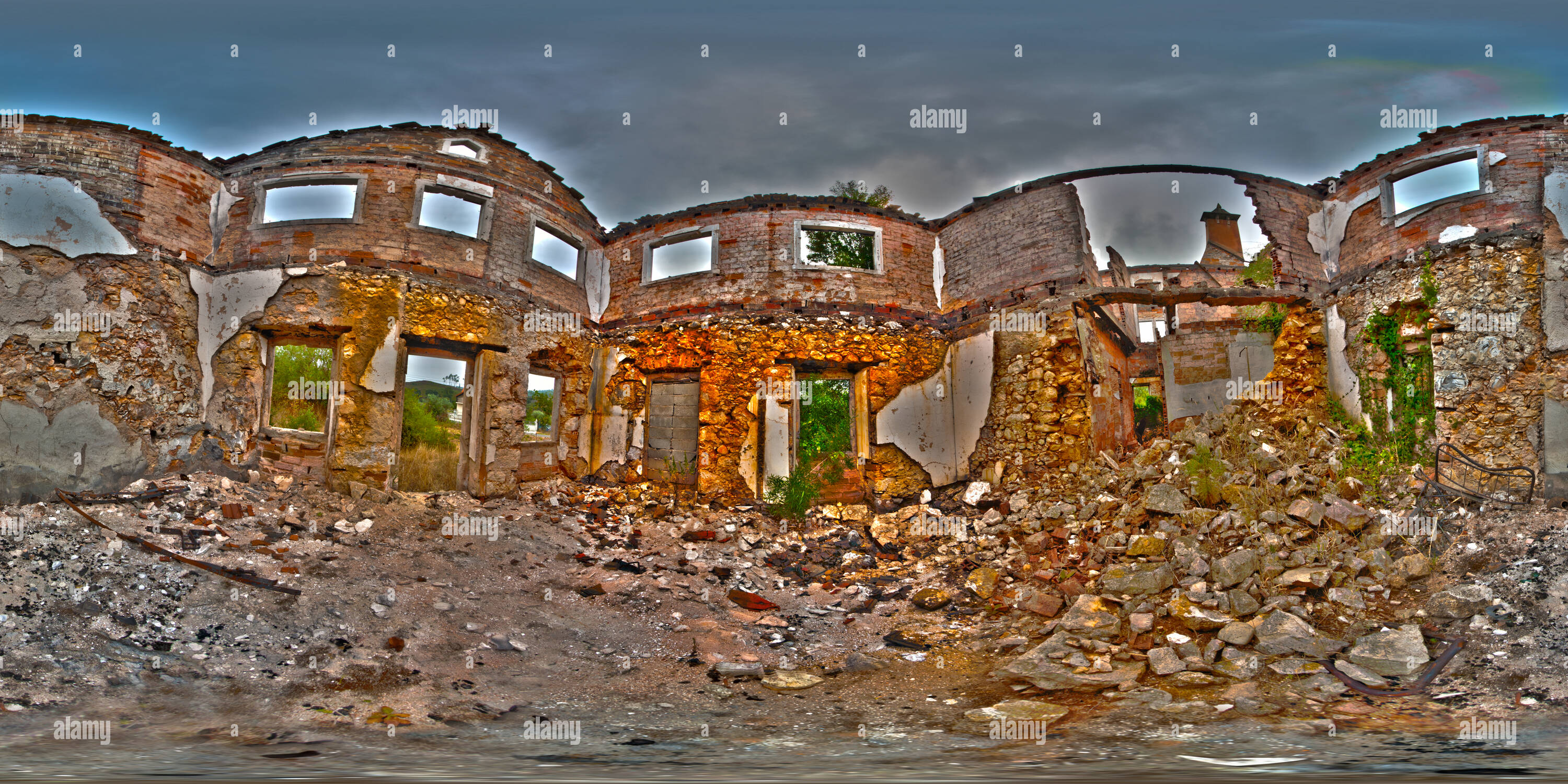 360 Grad Panorama Ansicht von Gebrannte Haus