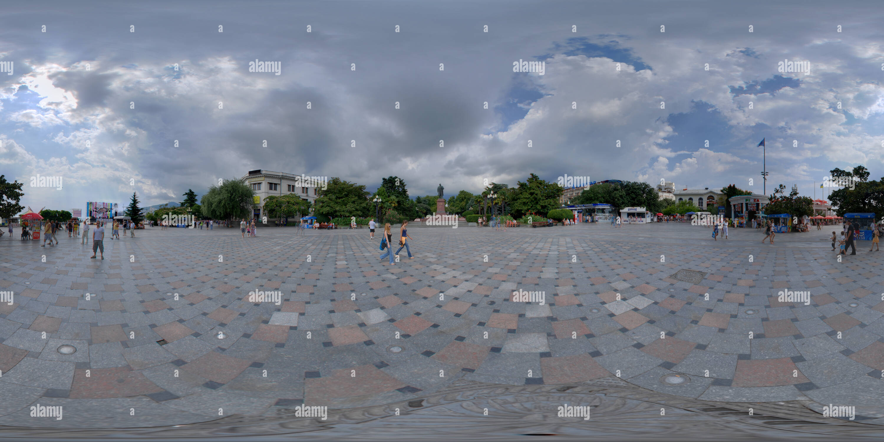 360 Grad Panorama Ansicht von Jalta Leninplatz DSC 2743 DSC 2742 abgesichert