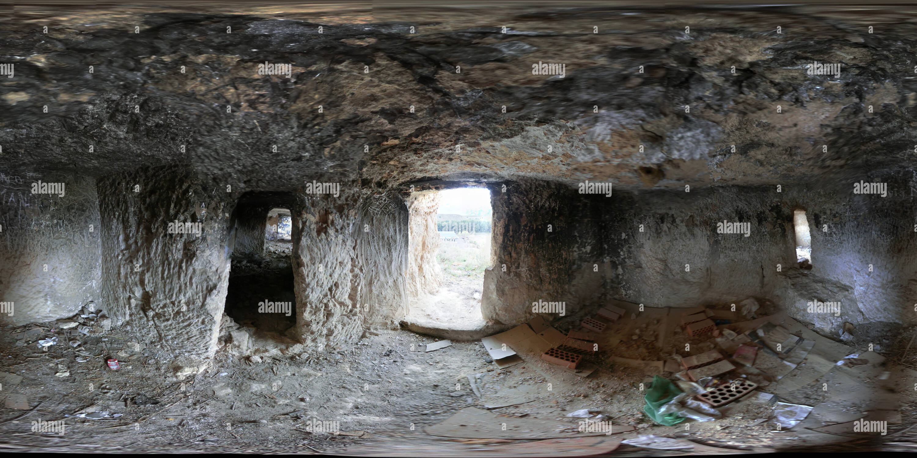 360 Grad Panorama Ansicht von Interieur de las Cuevas de la Punta del Cerro. La Guardia (Toledo)