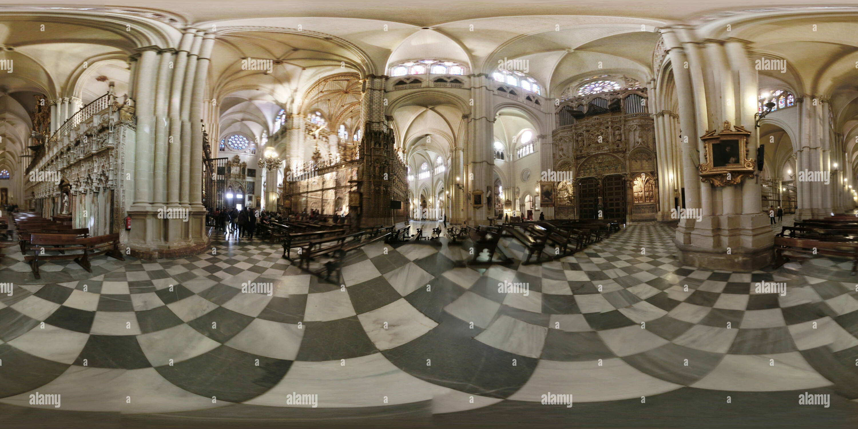 360 Grad Panorama Ansicht von Interieur de la Catedral de Toledo