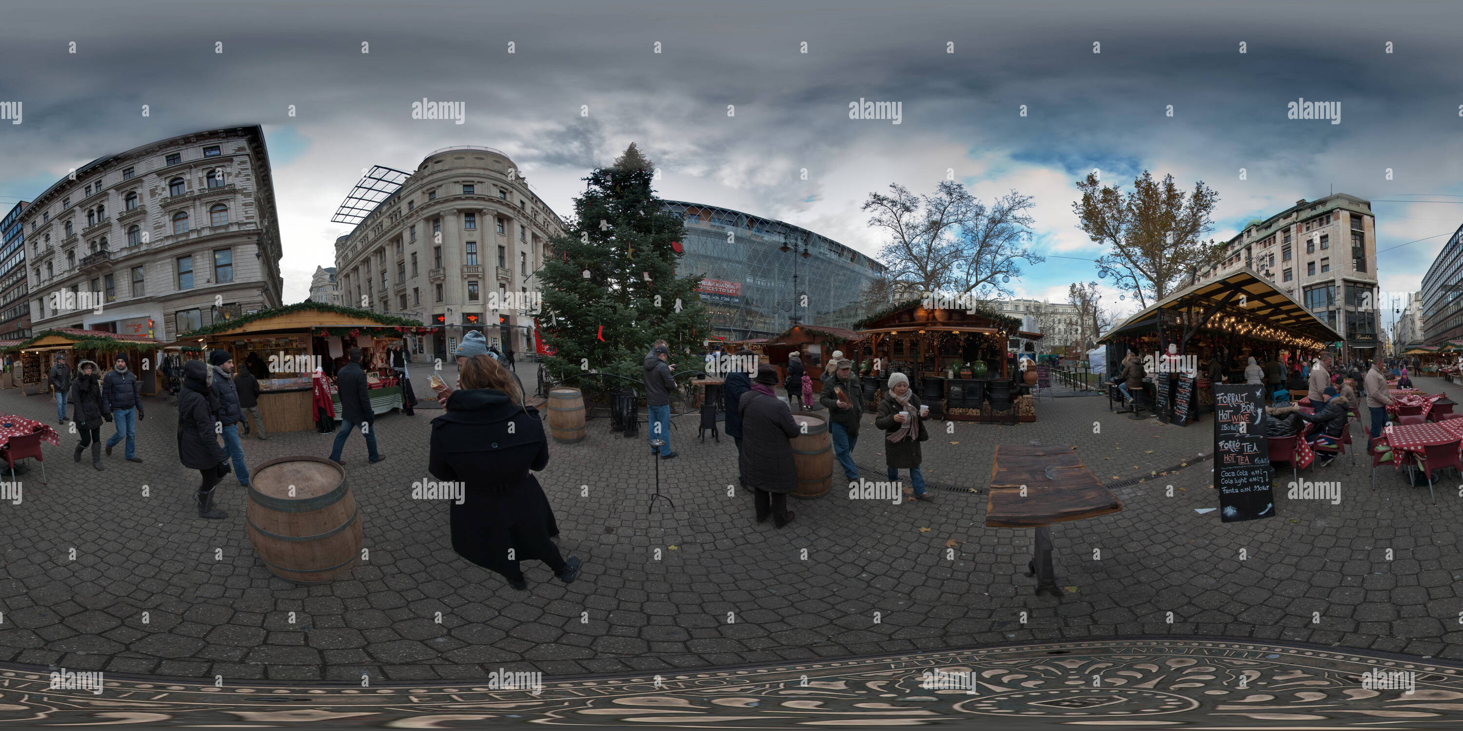 360 Grad Panorama Ansicht von Weihnachtsmarkt