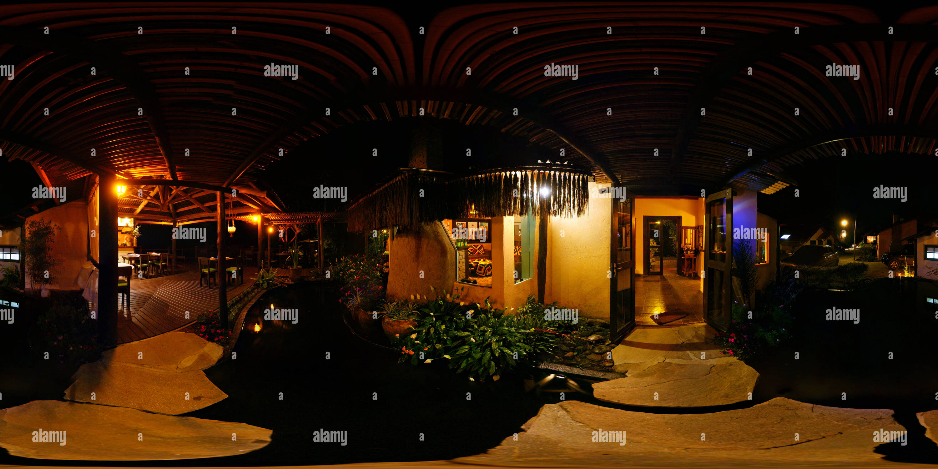 360 Grad Panorama Ansicht von Lampiao Restaurante & Amp; Deck Bar