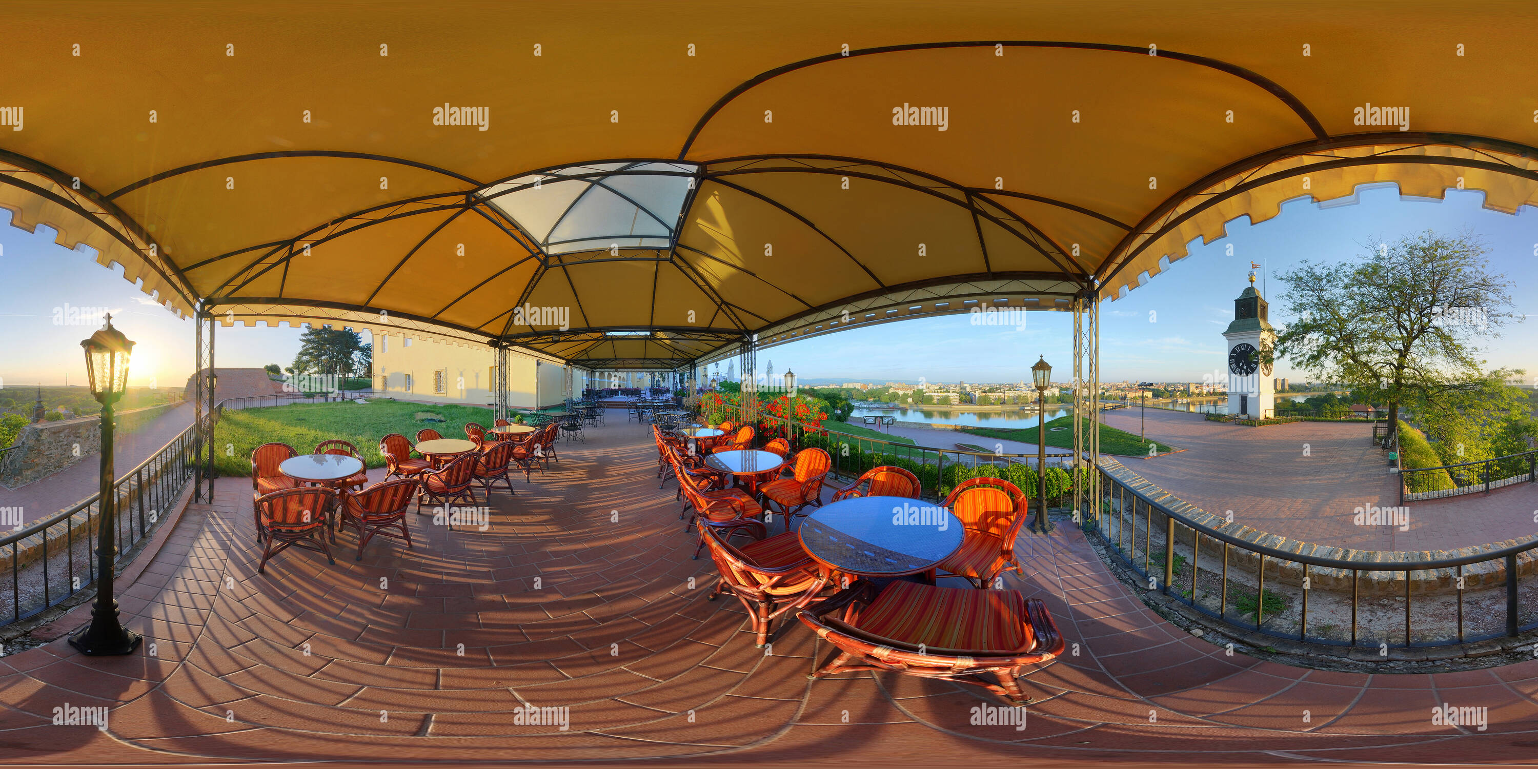 360 Grad Panorama Ansicht von Festung Petrovaradin, Restaurant