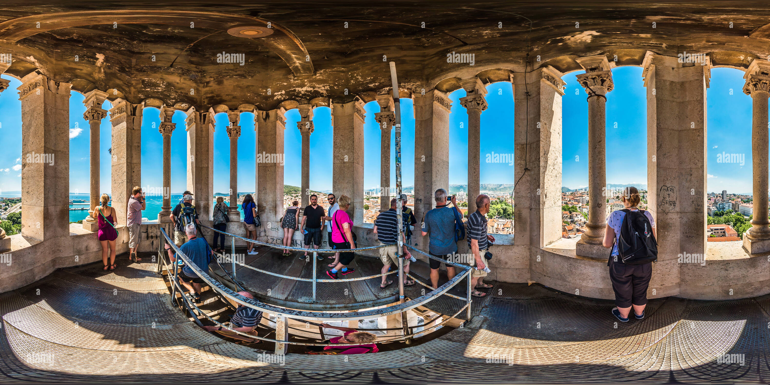 360 Grad Panorama Ansicht von Oben auf dem Kirchturm von St. Domnius