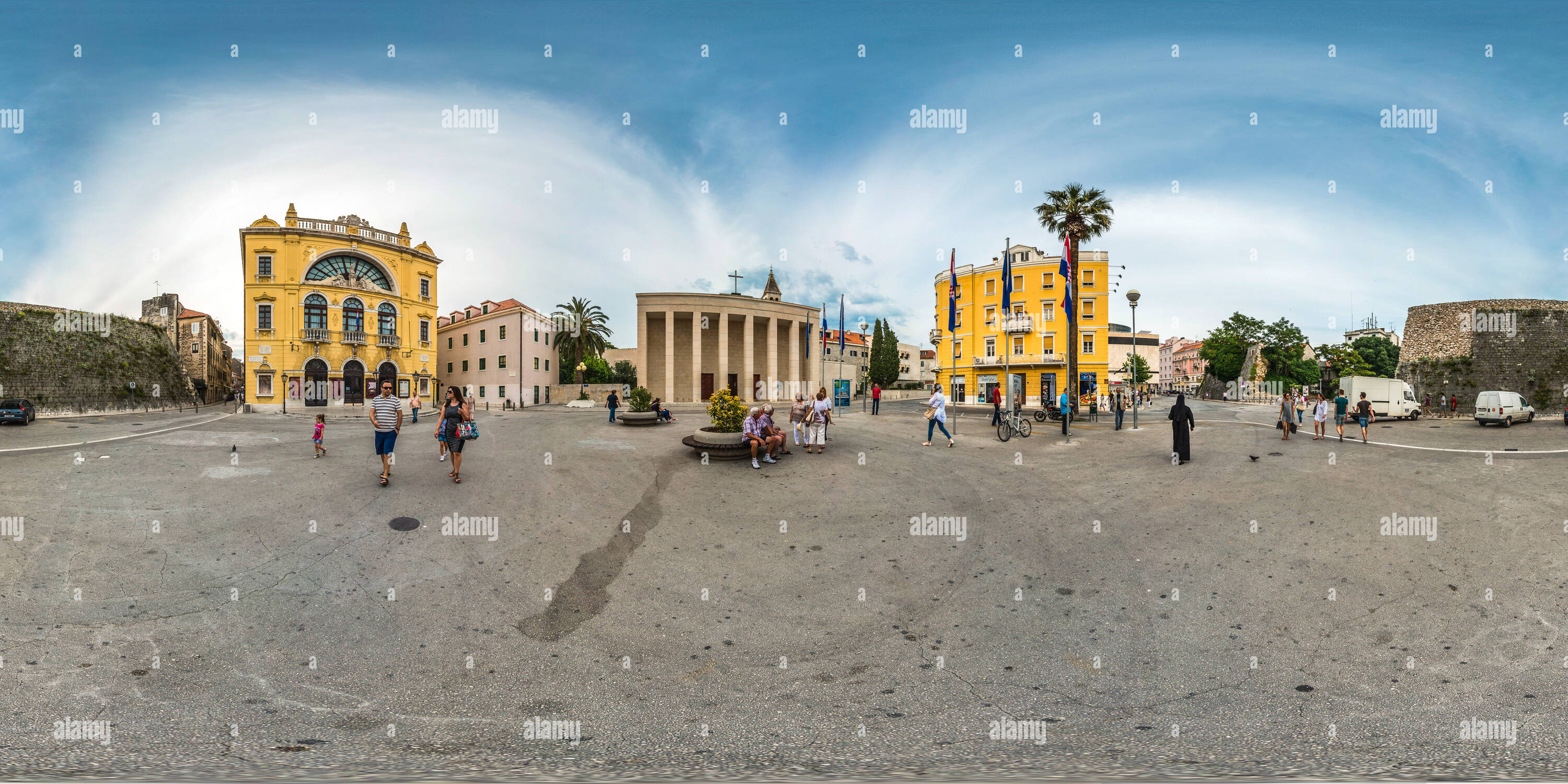 360 Grad Panorama Ansicht von Gaje Bulata Square