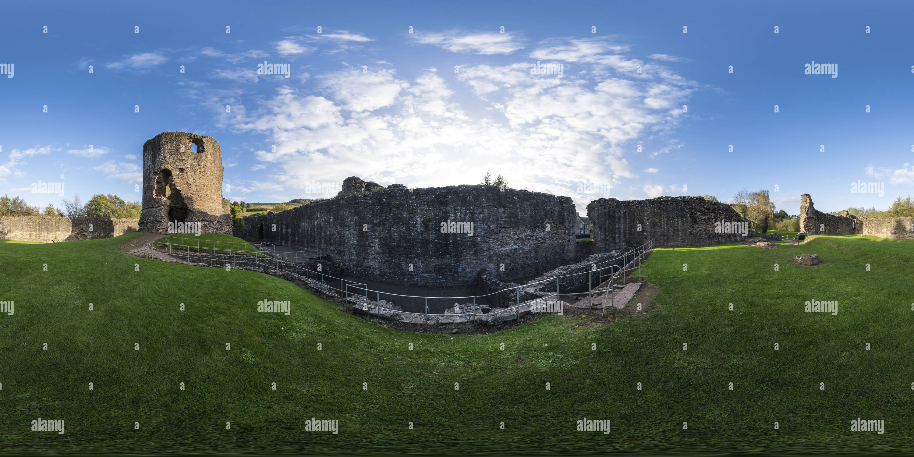 360 Grad Panorama Ansicht von Innere Station, skenfrith Schloss, Monmouthshire