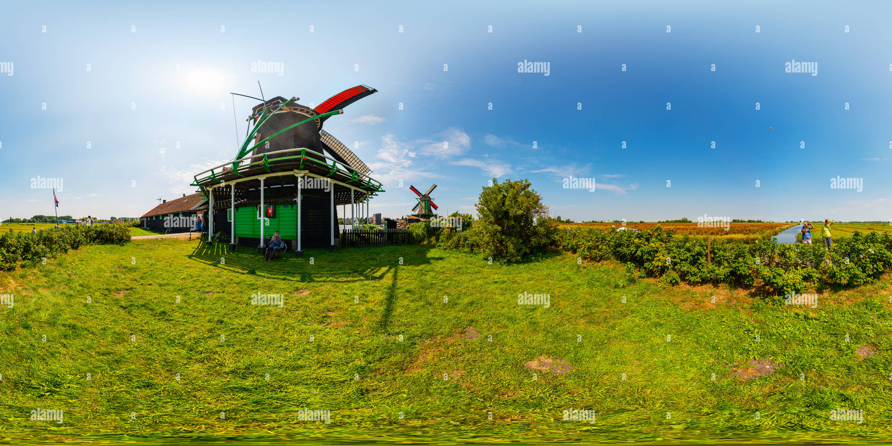 360 Grad Panorama Ansicht von De Zoeker Oilmill in Zaanse Schans