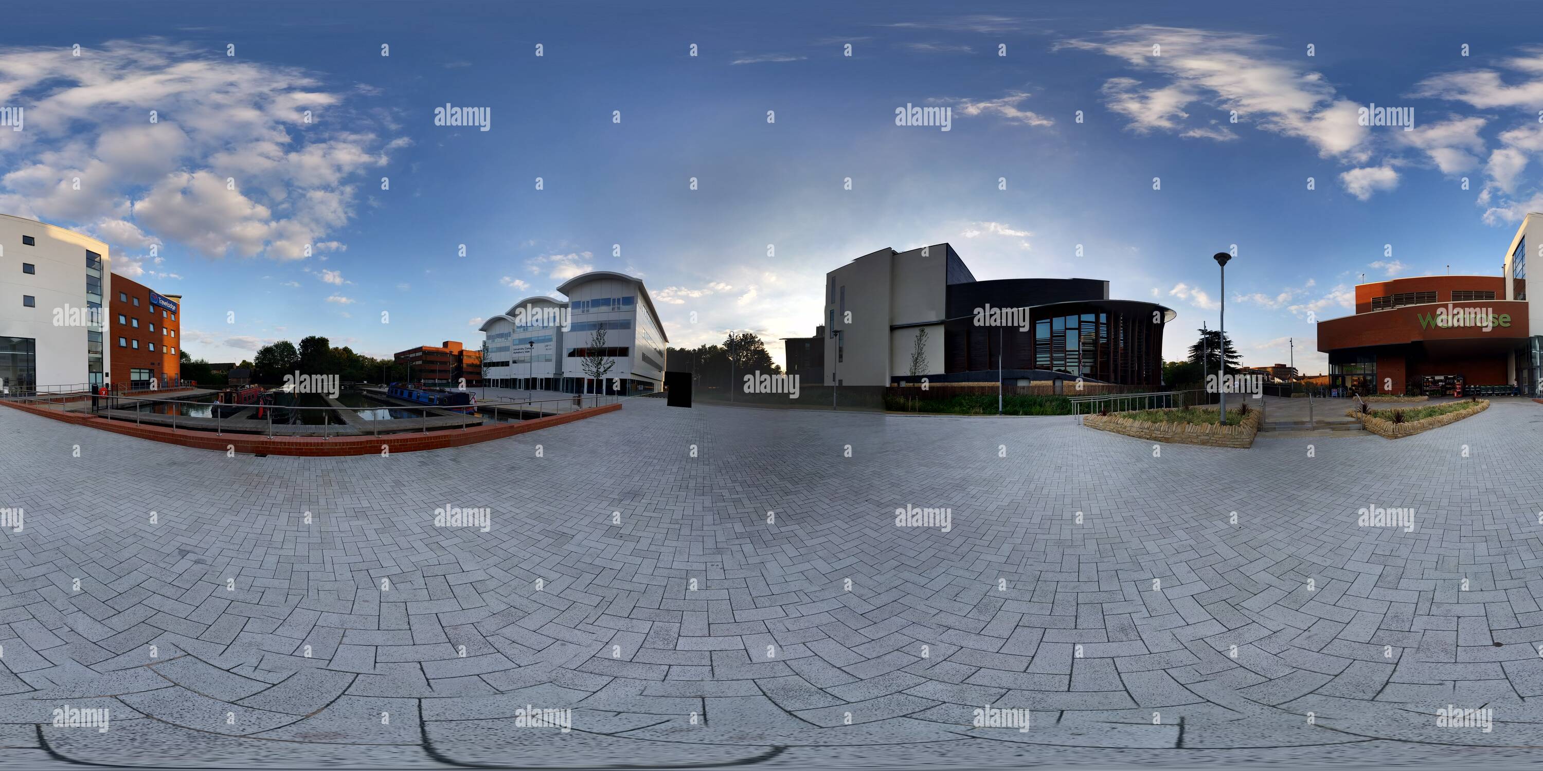 360 Grad Panorama Ansicht von Aylesbury, dem Grand Union Canal Basin